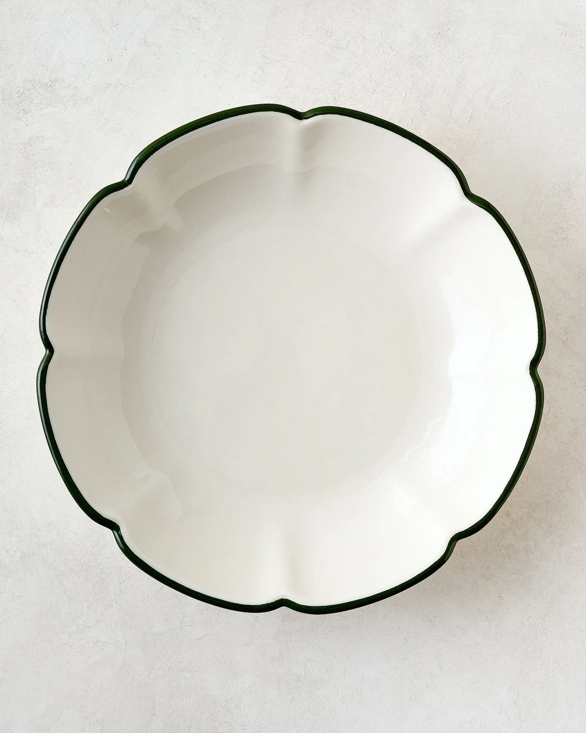 VND7817 FOXSTONE DEVELOPMENT CO.,LTD Green Luna Scalloped Pasta Bowl