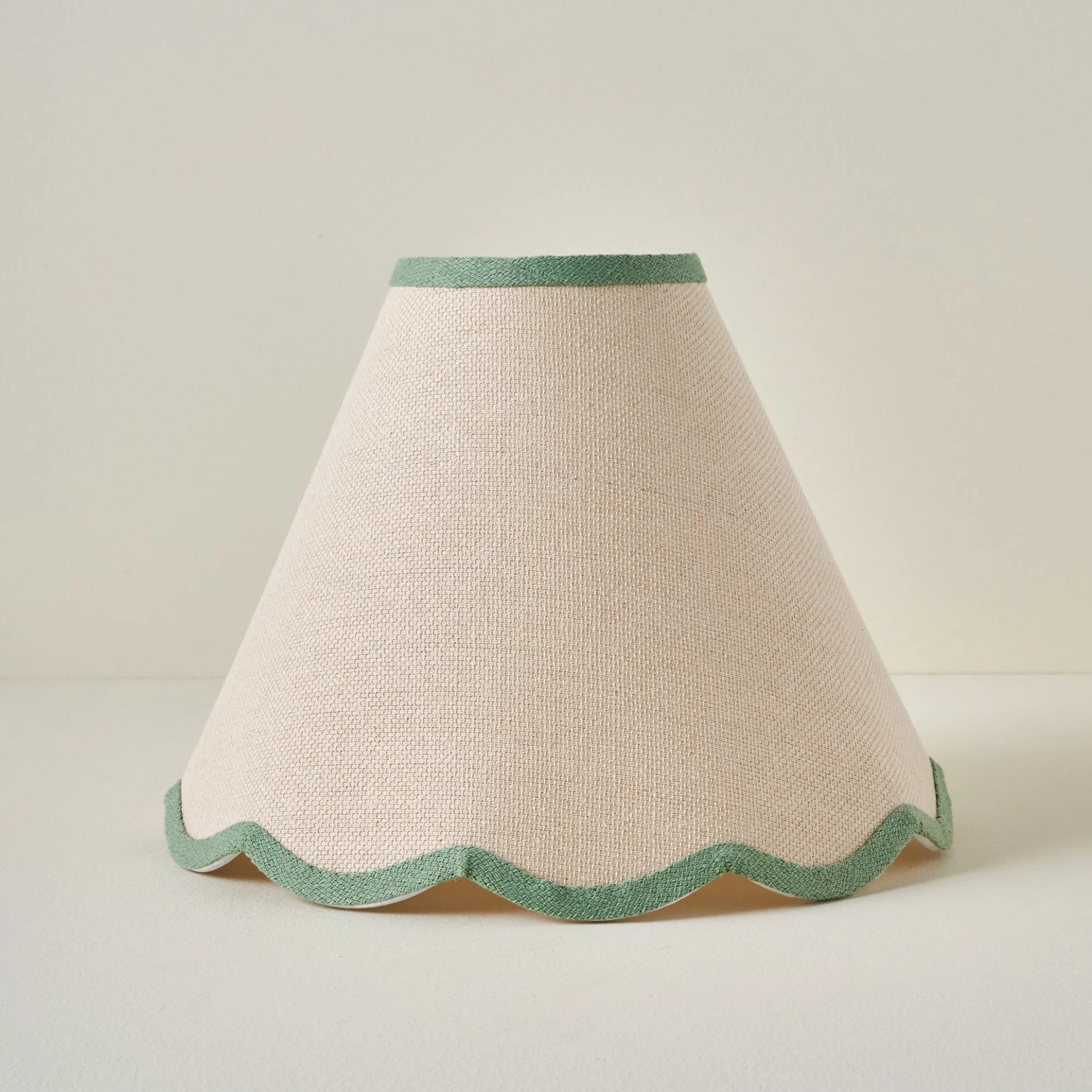 VND6475 StyleCraft Home Collection Green Wavy Trim Linen Shade