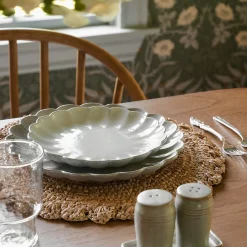 VND0092 Melrose International, LLC Grey Scalloped Plate
