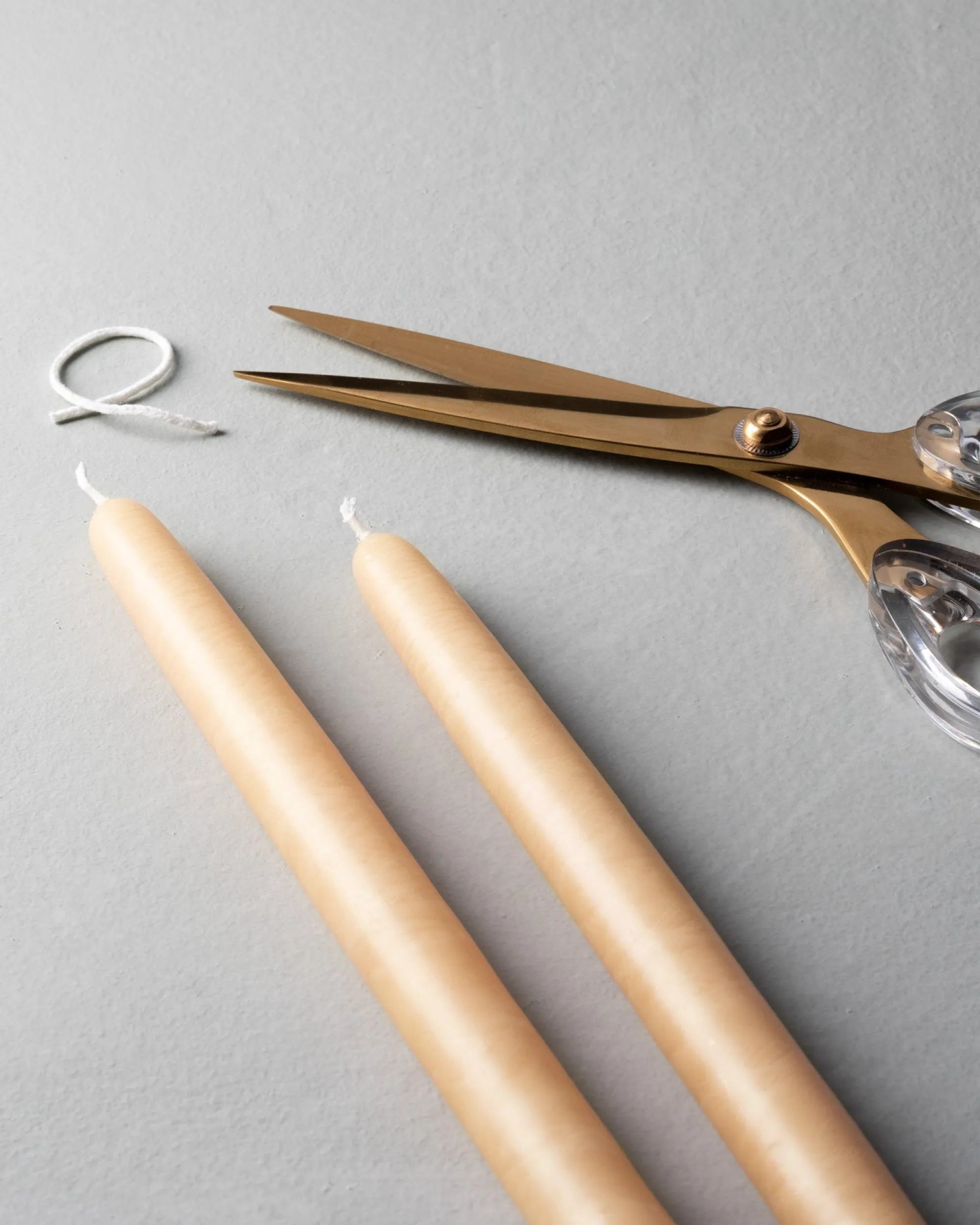 VND5880 Mole Hollow Candles, Ltd. 10" Hand Dipped Spun Finish Tapers
