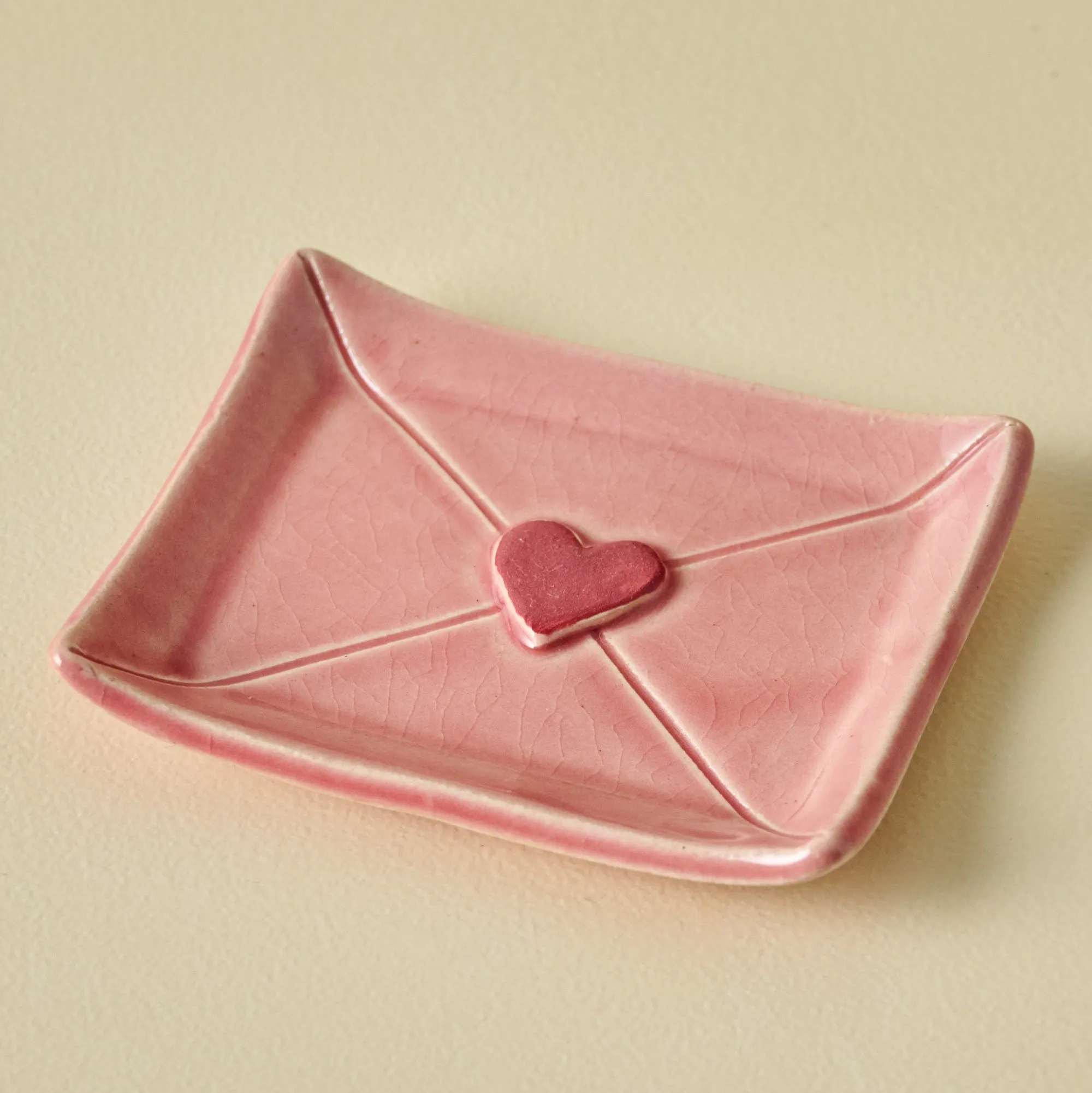VND0162 Black Oak Art Heart Envelope Trinket Dish