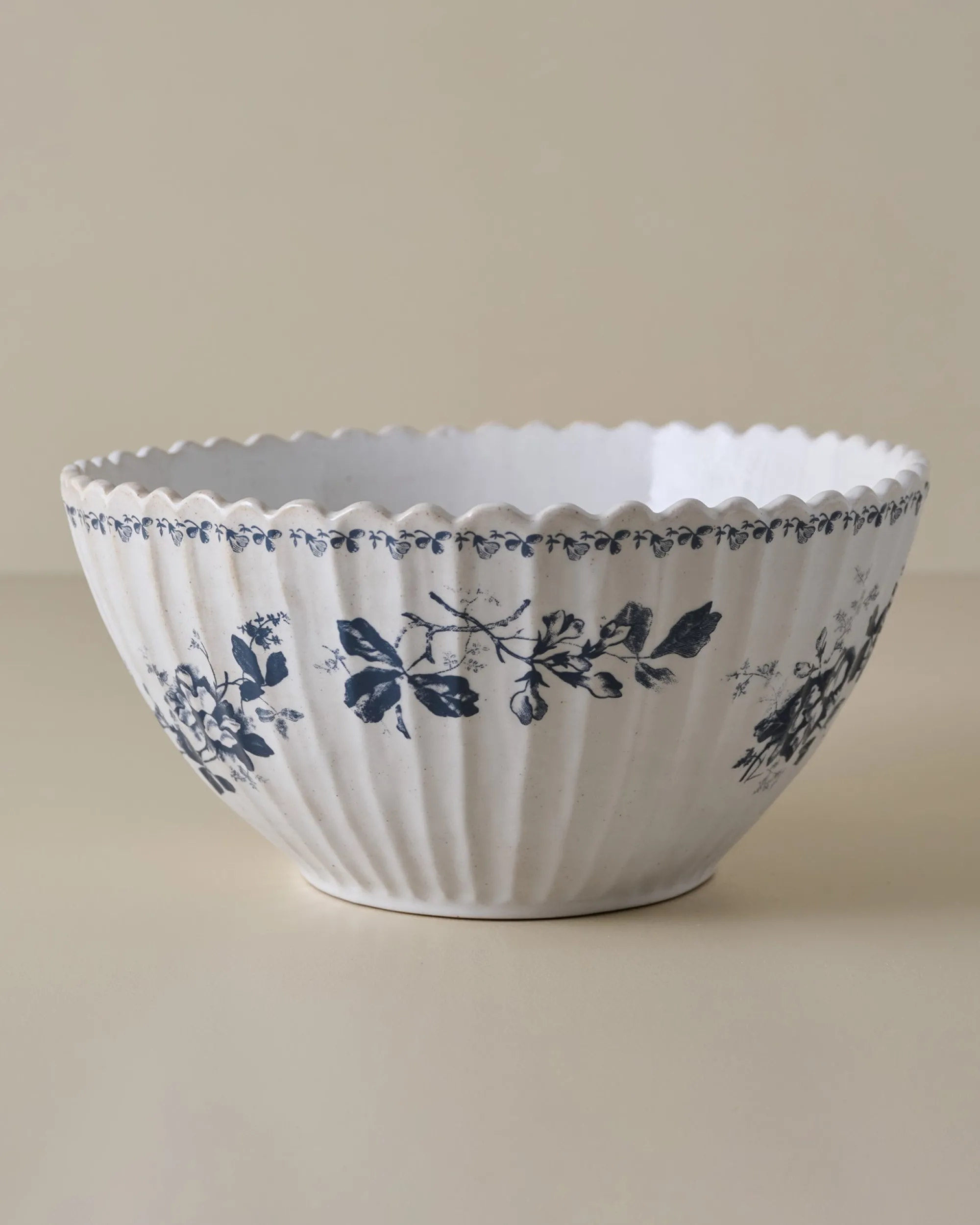 VND6562 Chaozhou Highland Crafts Company Ltd Heirloom Floral Large Mix + Serve Bowl