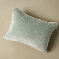 VND2729 Classic Concepts Inc Heirloom Velvet Lumbar Pillow