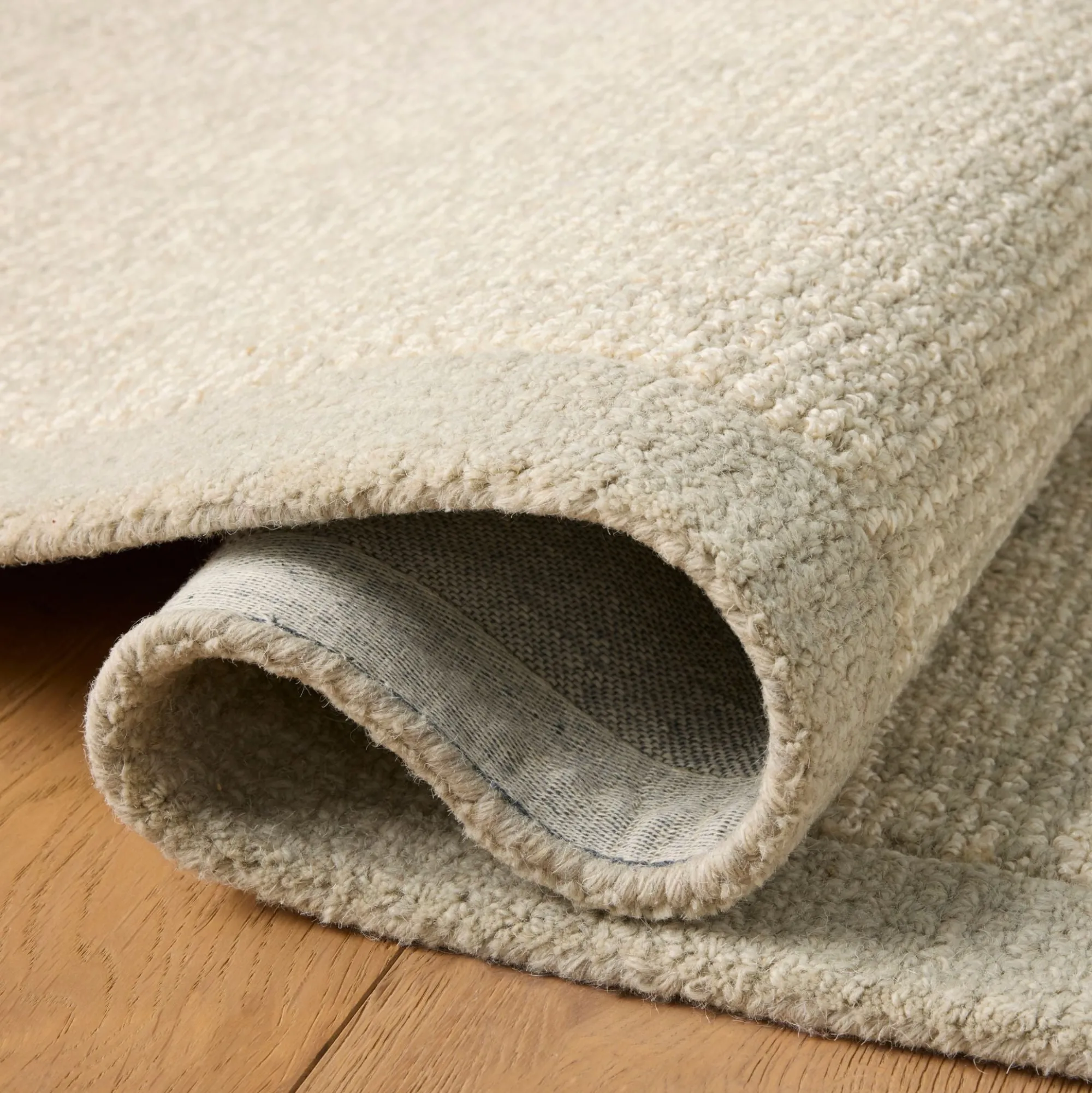 VND0086 Loloi Inc Henley Ivory Silver Rug