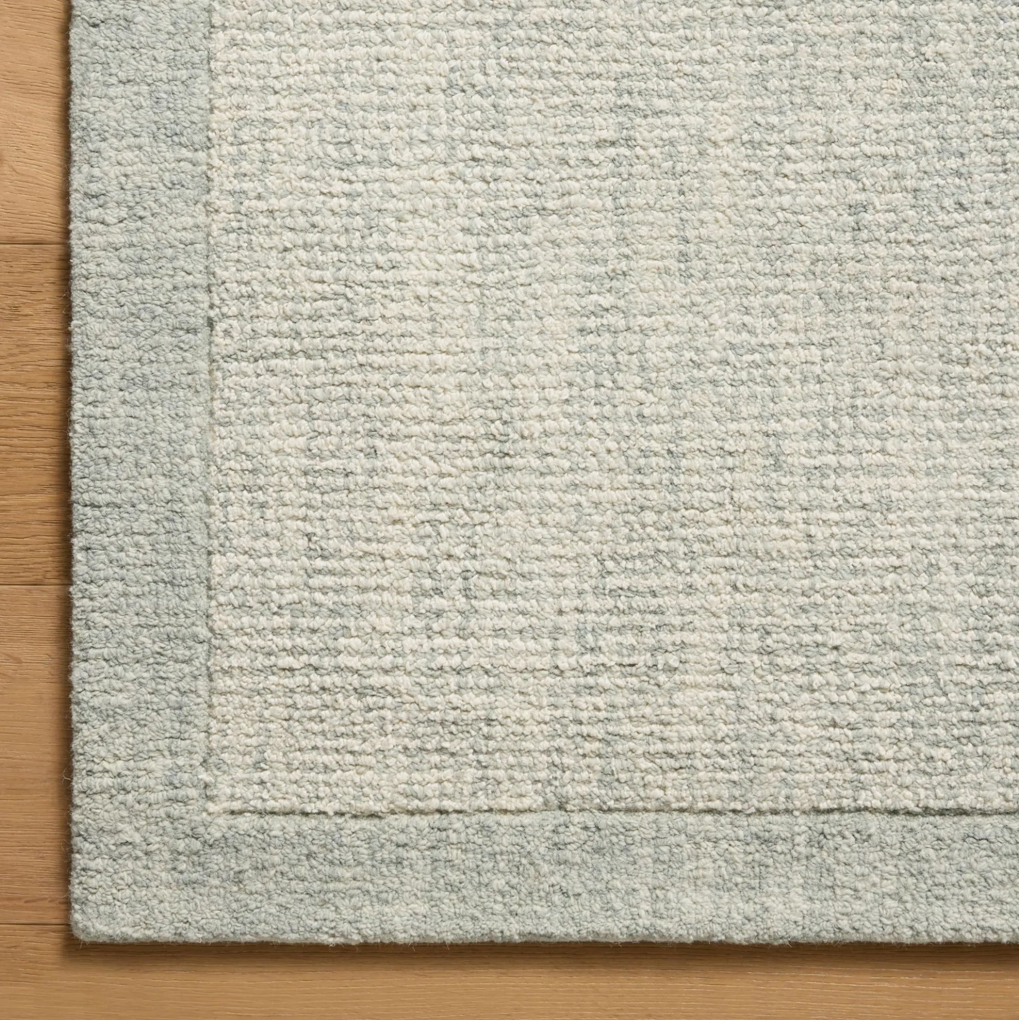 VND0086 Loloi Inc Henley Ivory Spa Rug