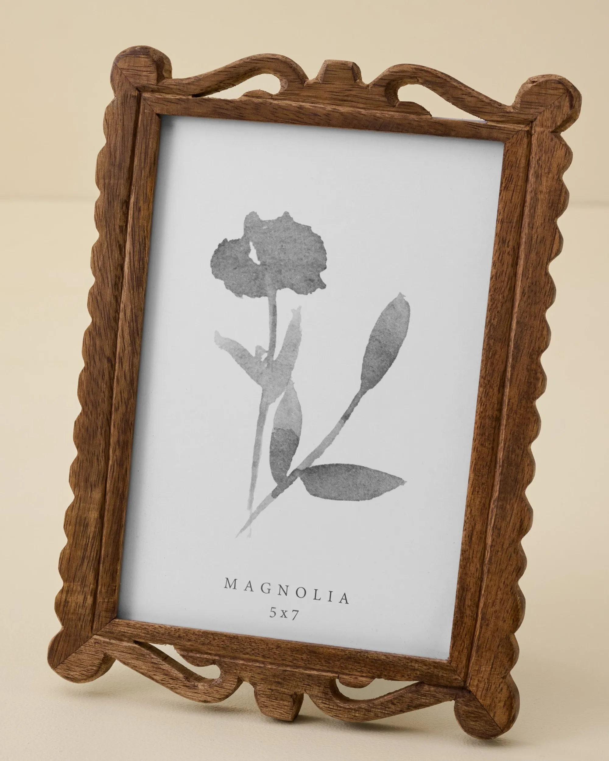 VND8122 R R INDUSTRIES Holloman Carved Wood Photo Frame