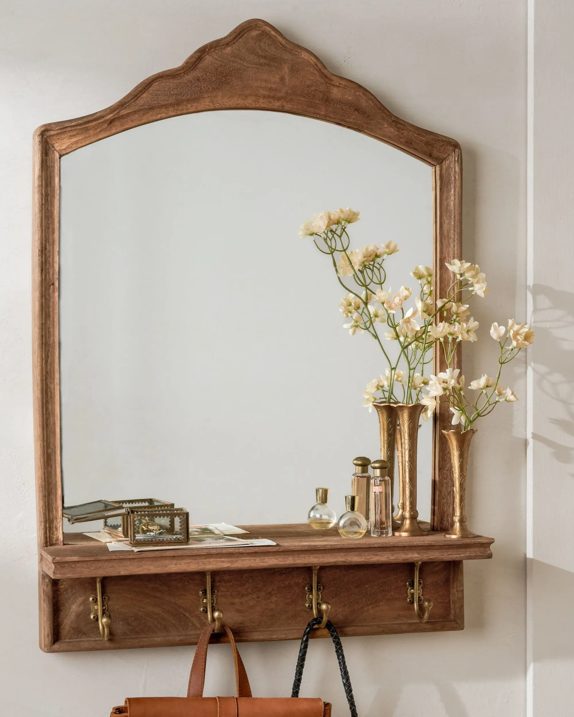 VND6622 ARVIND EXPO-CRAFTS James Mirror with Hooks and Shelf
