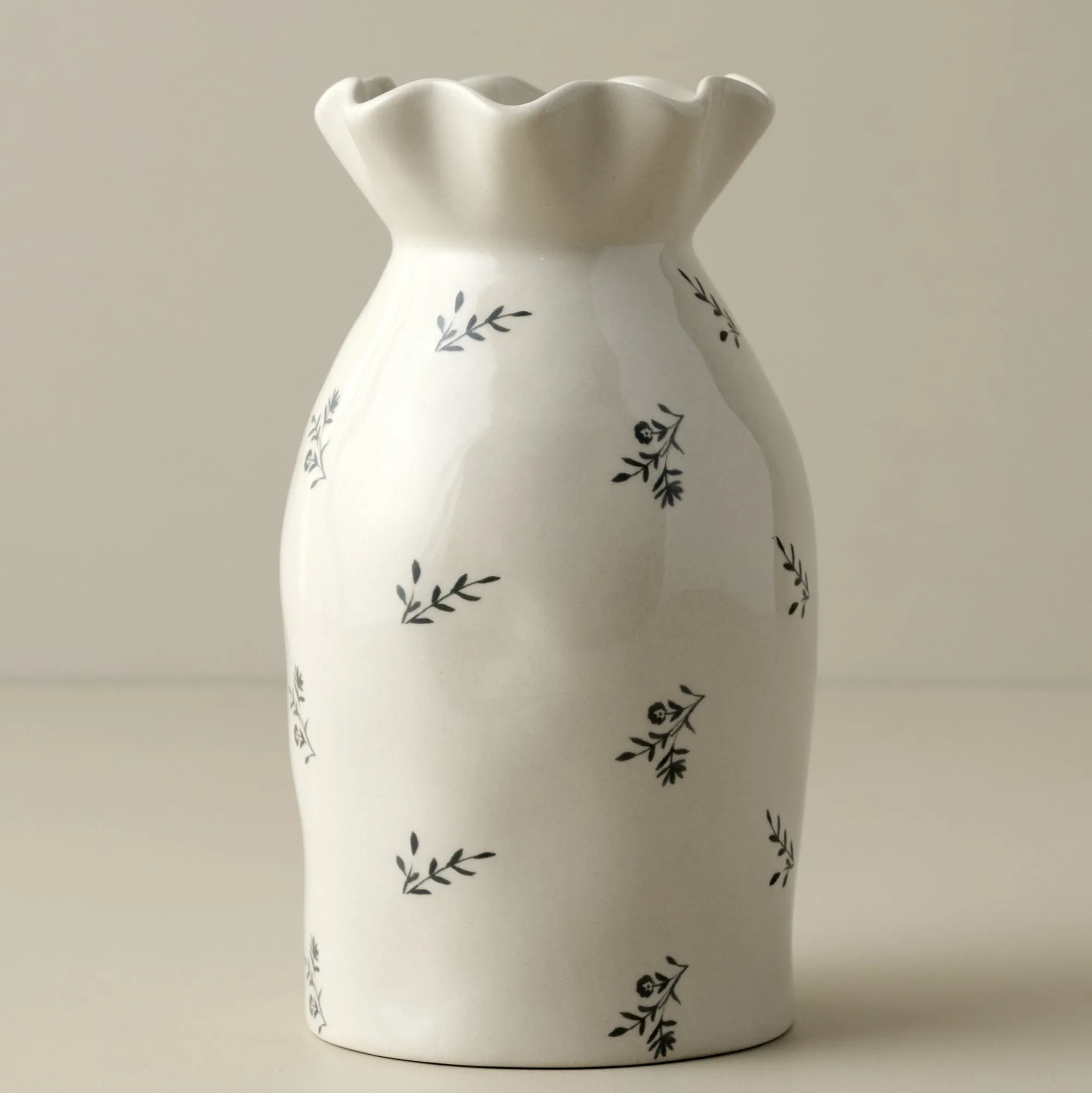 VND7817 FOXSTONE DEVELOPMENT CO.,LTD Jane Floral Vase