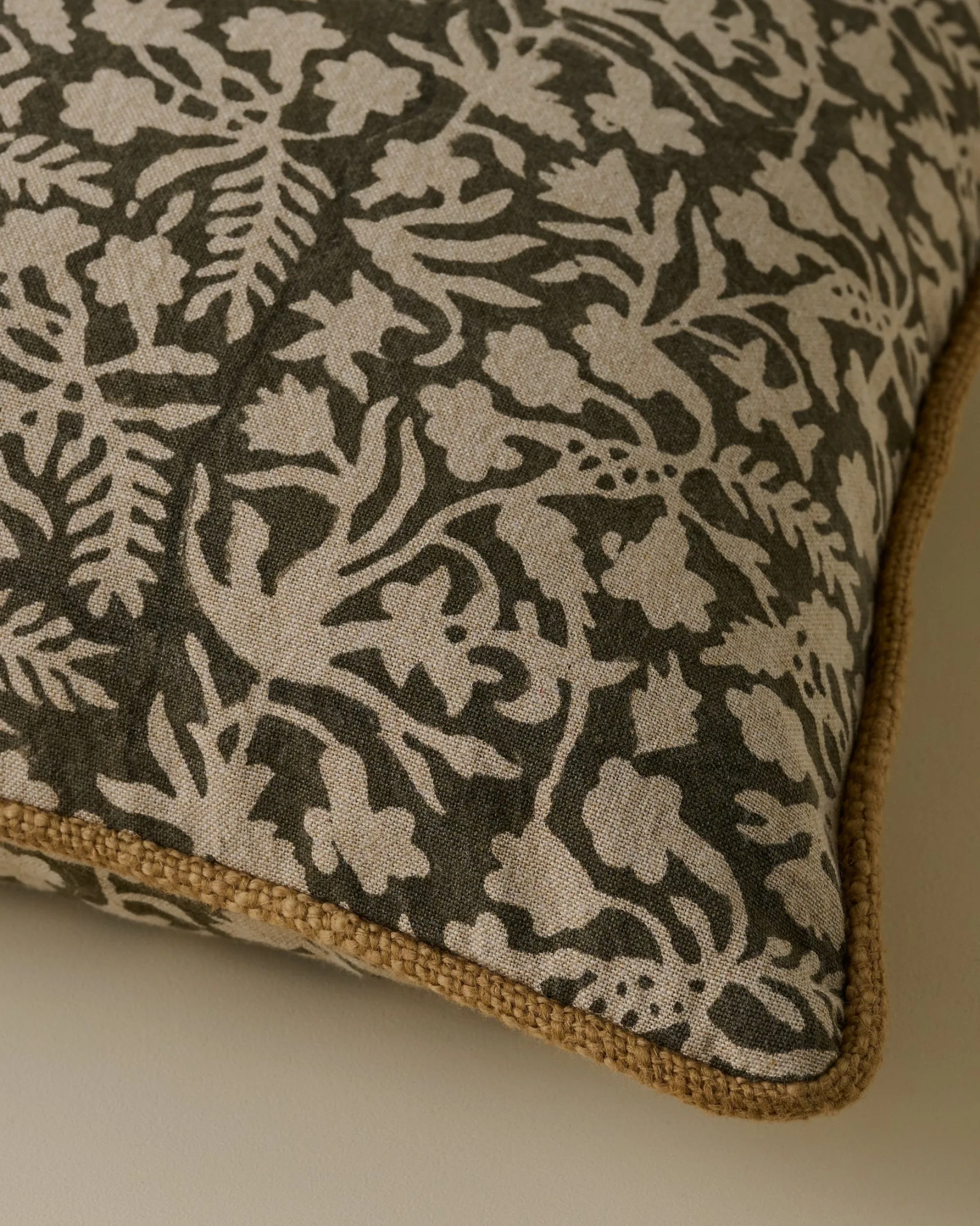 VND8009 Jaipur Arts Jolie Floral Printed Pillow