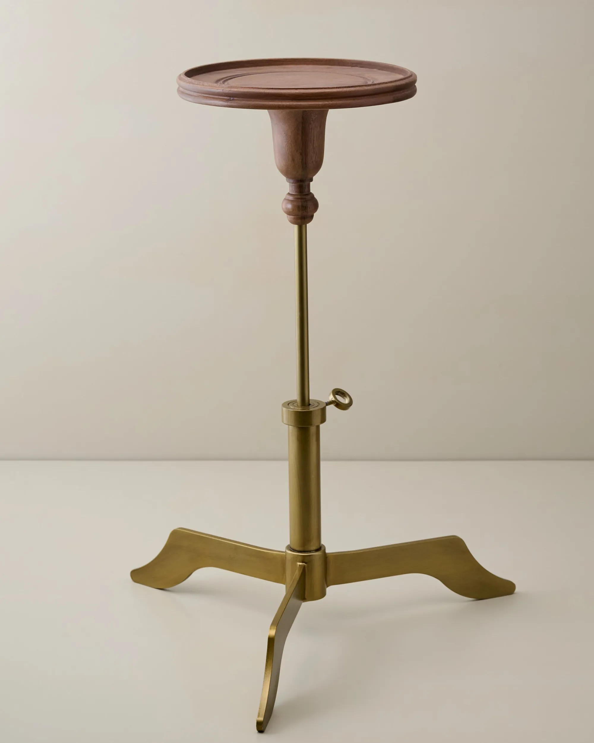 VND8329 Craftmachine India Pvt Ltd Jo's Vintage Inspired Adjustable Plant Stand
