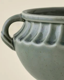VND7817 FOXSTONE DEVELOPMENT CO.,LTD Jo's Vintage Inspired Pedestal Vase