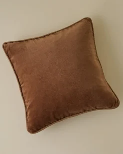 VND7018 Makerspalm, LLC Lexie Velvet Pillow