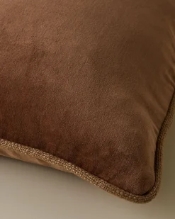 VND7018 Makerspalm, LLC Lexie Velvet Pillow