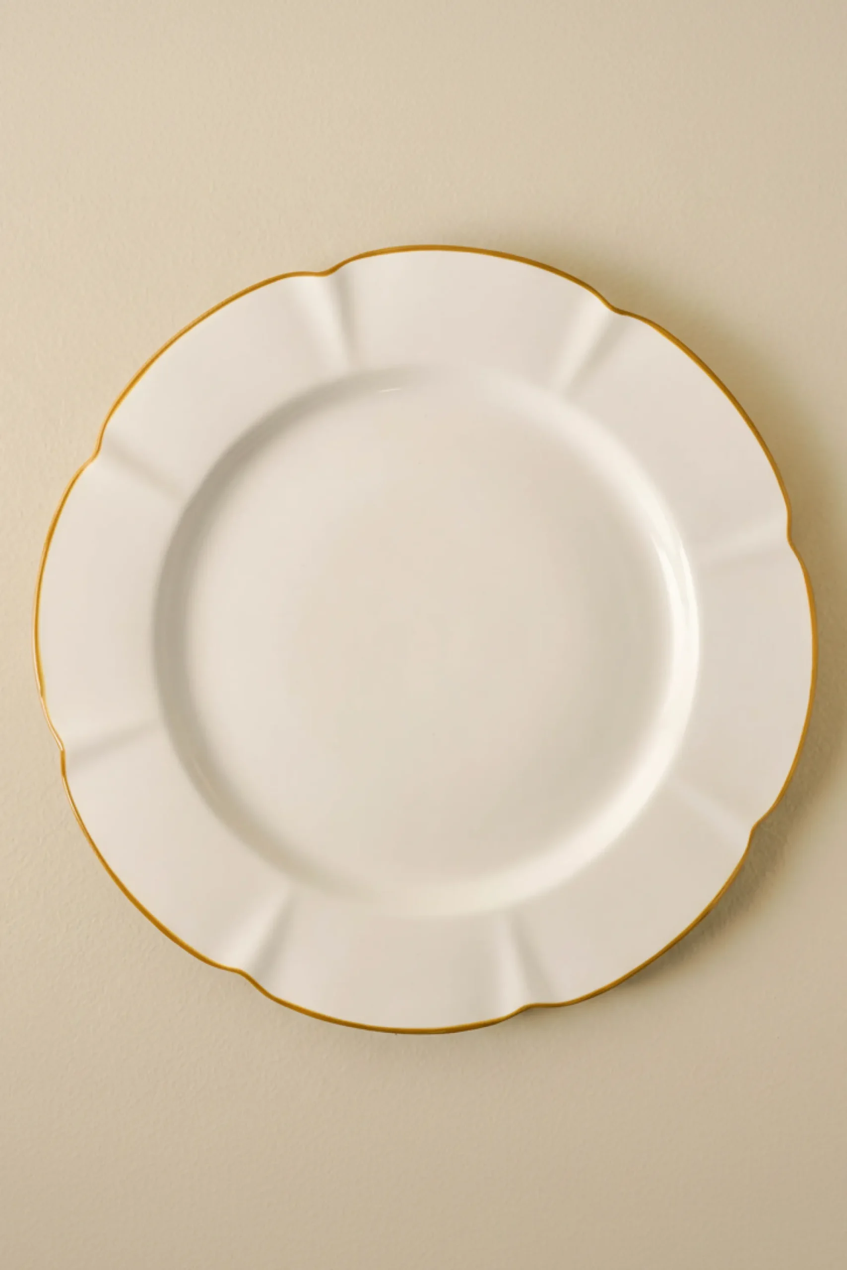 VND7817 FOXSTONE DEVELOPMENT CO.,LTD Luna Scalloped Plate