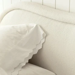 VND6200 Four Hands, LLC Lynn Bed