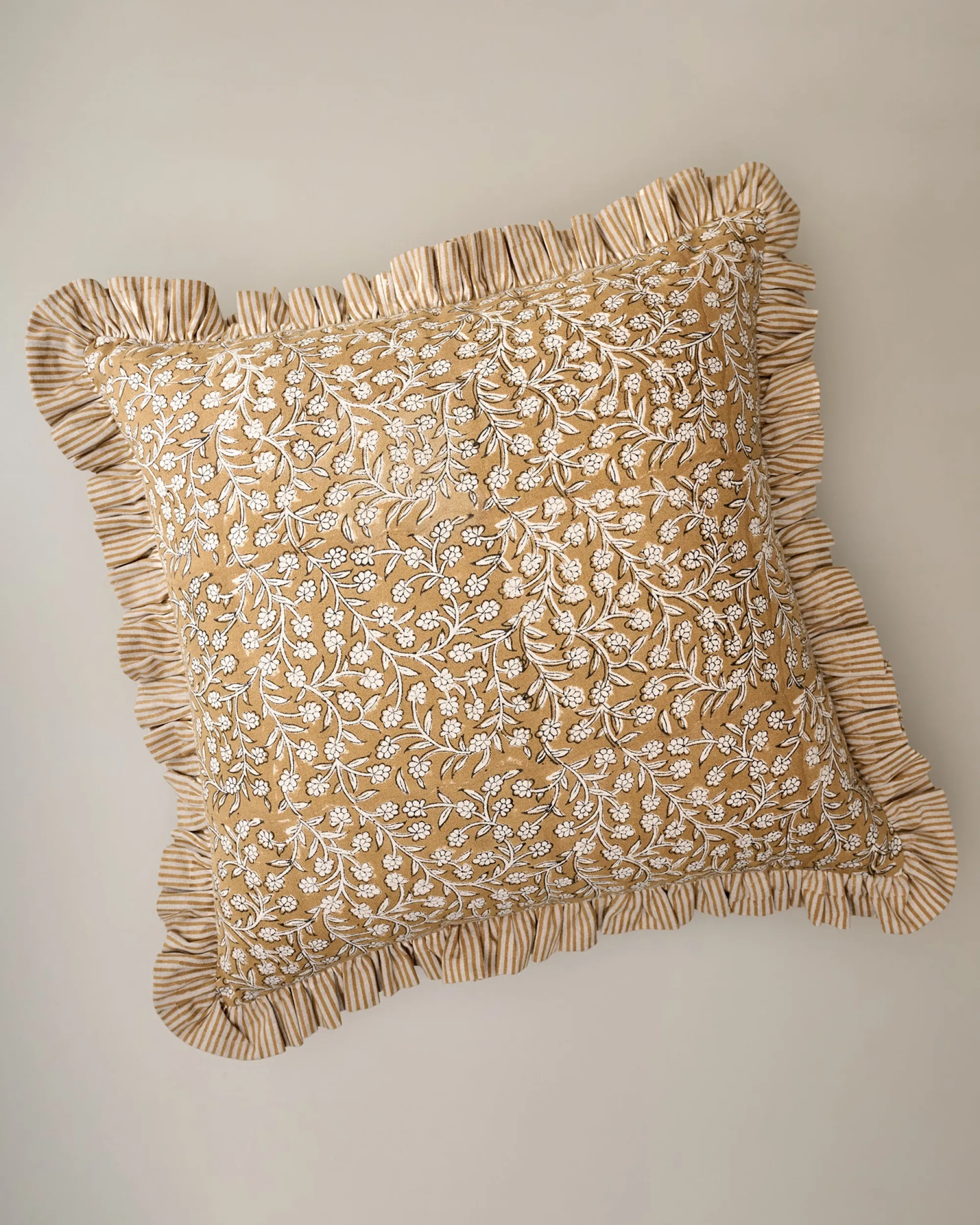 VND8009 Jaipur Arts Maggie Ruffle Edge Floral Block Print Pillow