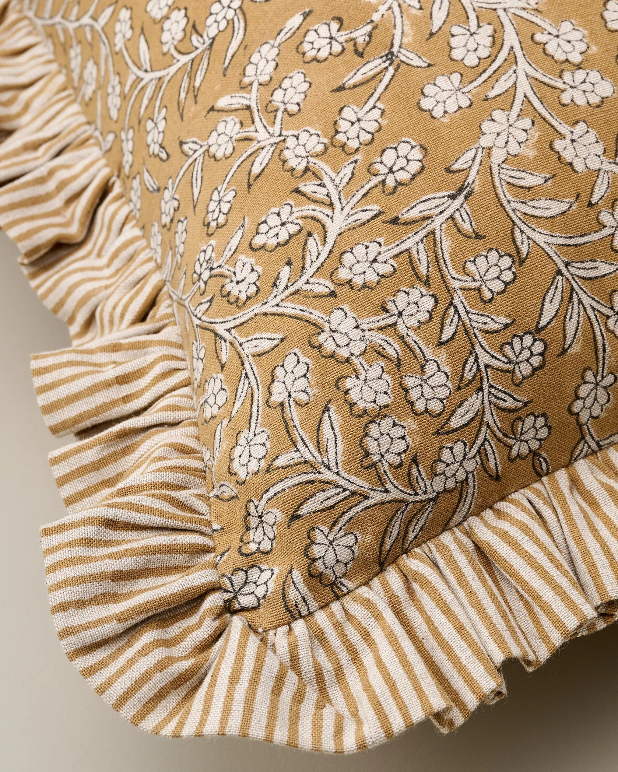 VND8009 Jaipur Arts Maggie Ruffle Edge Floral Block Print Pillow