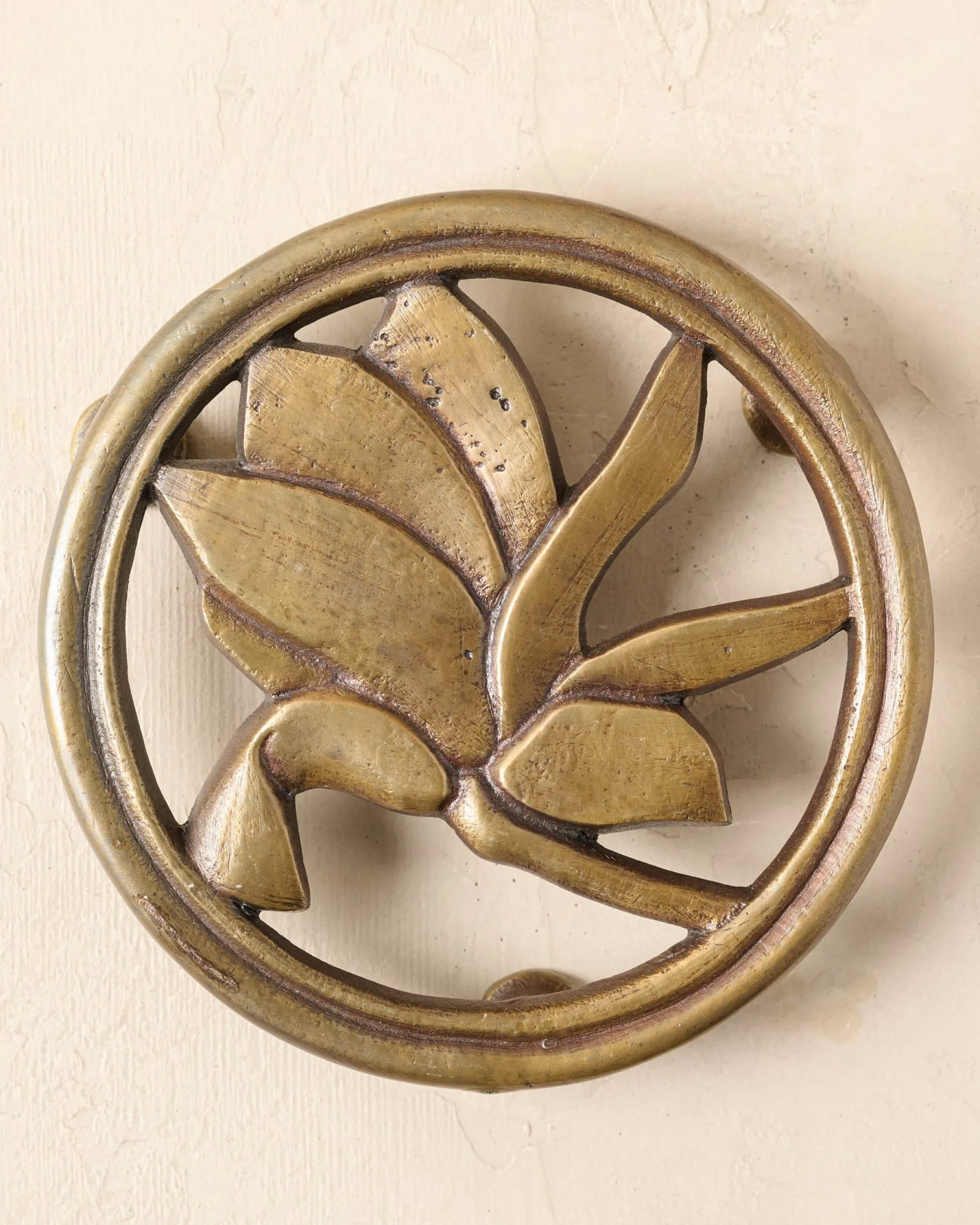 VND6628 Quality Products of India Magnolia Antique Brass Trivet