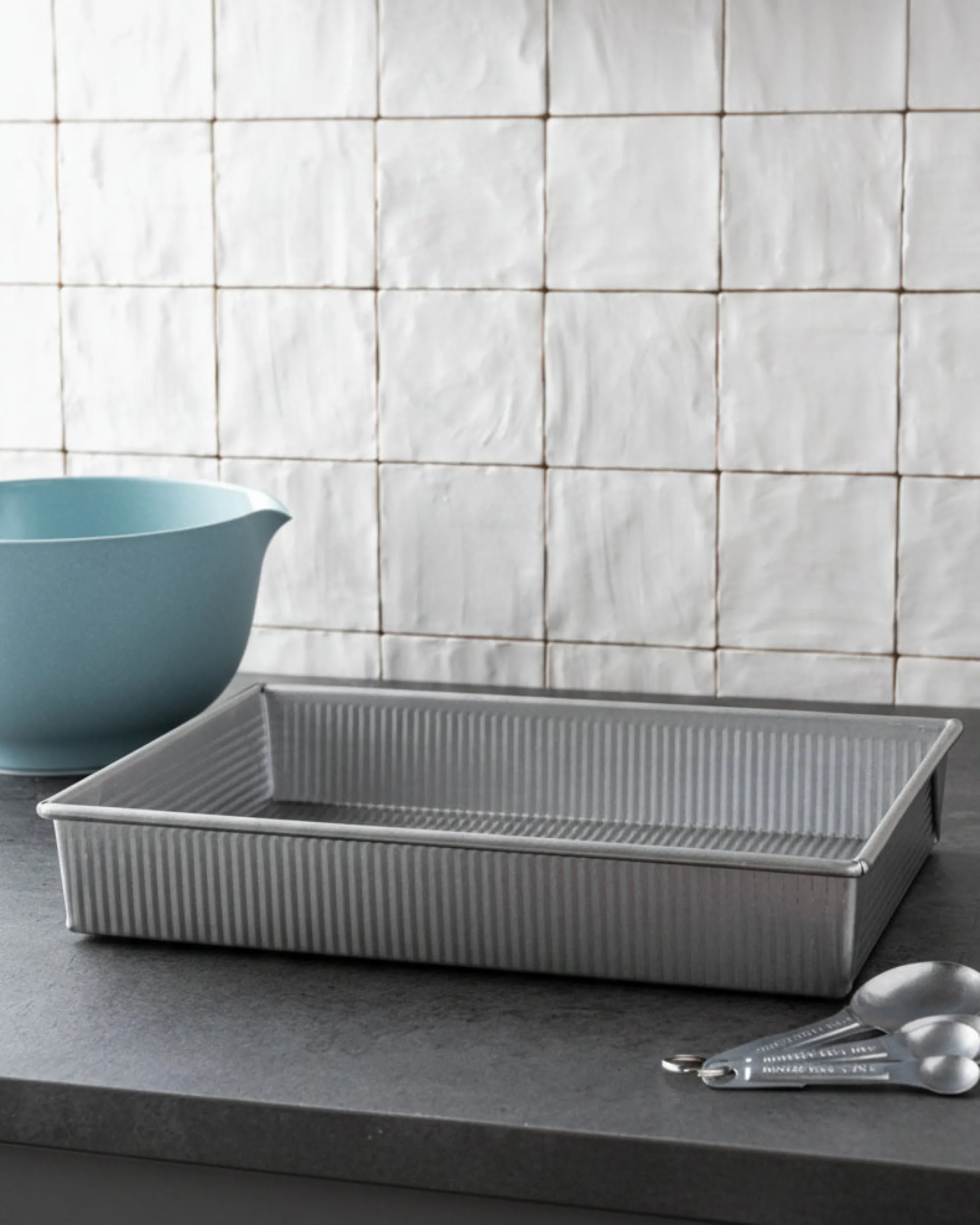 VND6234 Premier Pan Company Magnolia Baking Pan