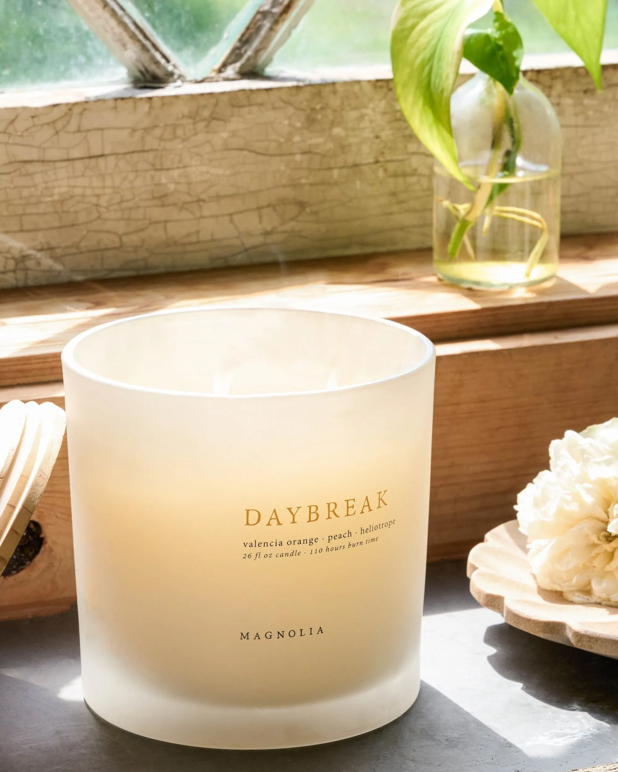 VND0040 Couture Brands LLC Magnolia Daybreak Candle