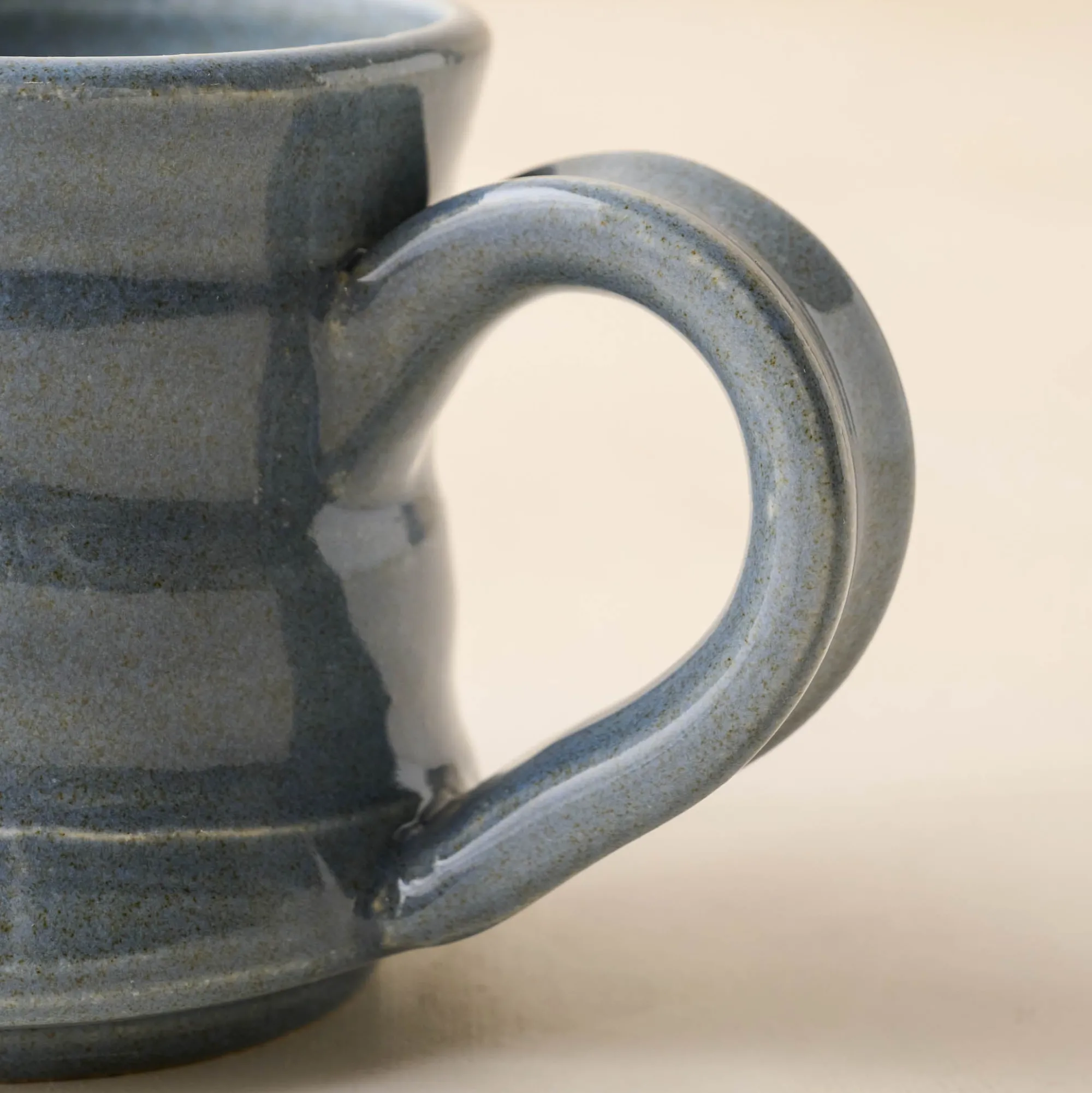 VND0162 Black Oak Art Magnolia Established Mug - Blue