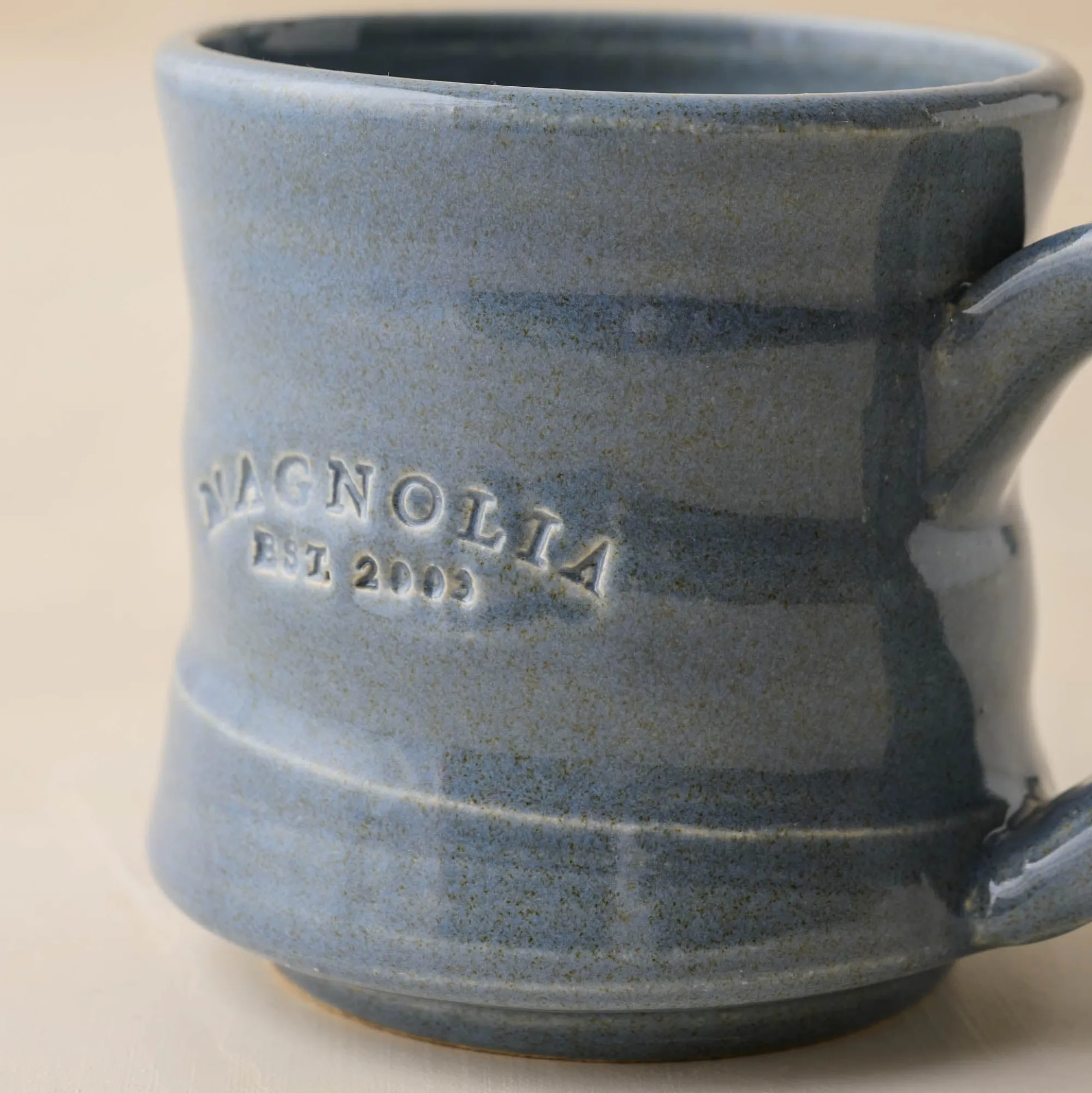 VND0162 Black Oak Art Magnolia Established Mug - Blue