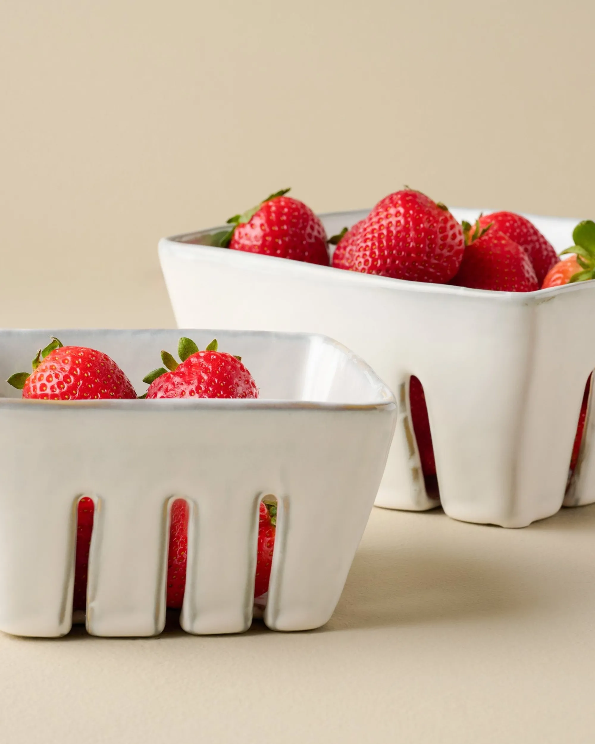 VND6562 Chaozhou Highland Crafts Company Ltd Magnolia Est. Berry Bowl Set