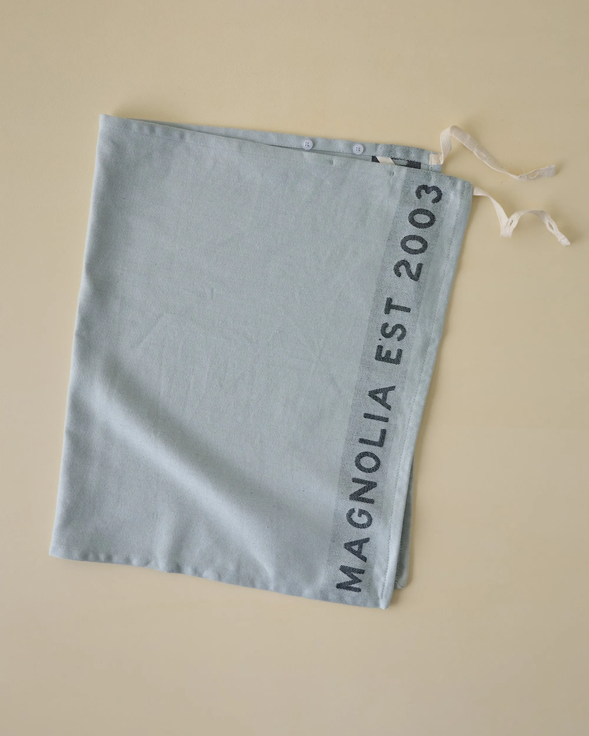 VND6843 KARUR GOLDLINE EXPORTS LLP Magnolia Est. Convertible Tea Towel Apron - Blue