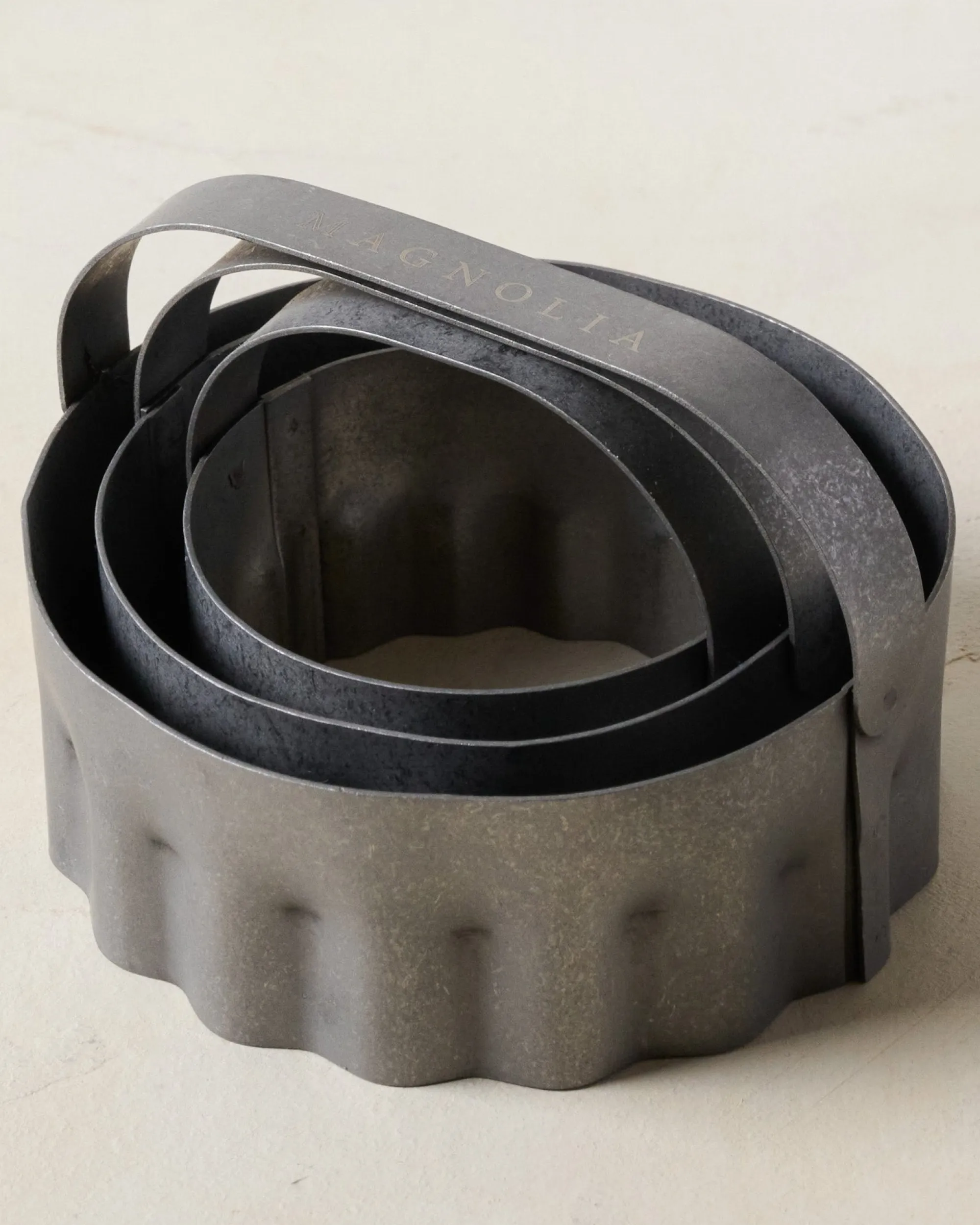 VND6290 Dayglow LLC Magnolia Fluted Biscuit Cutters