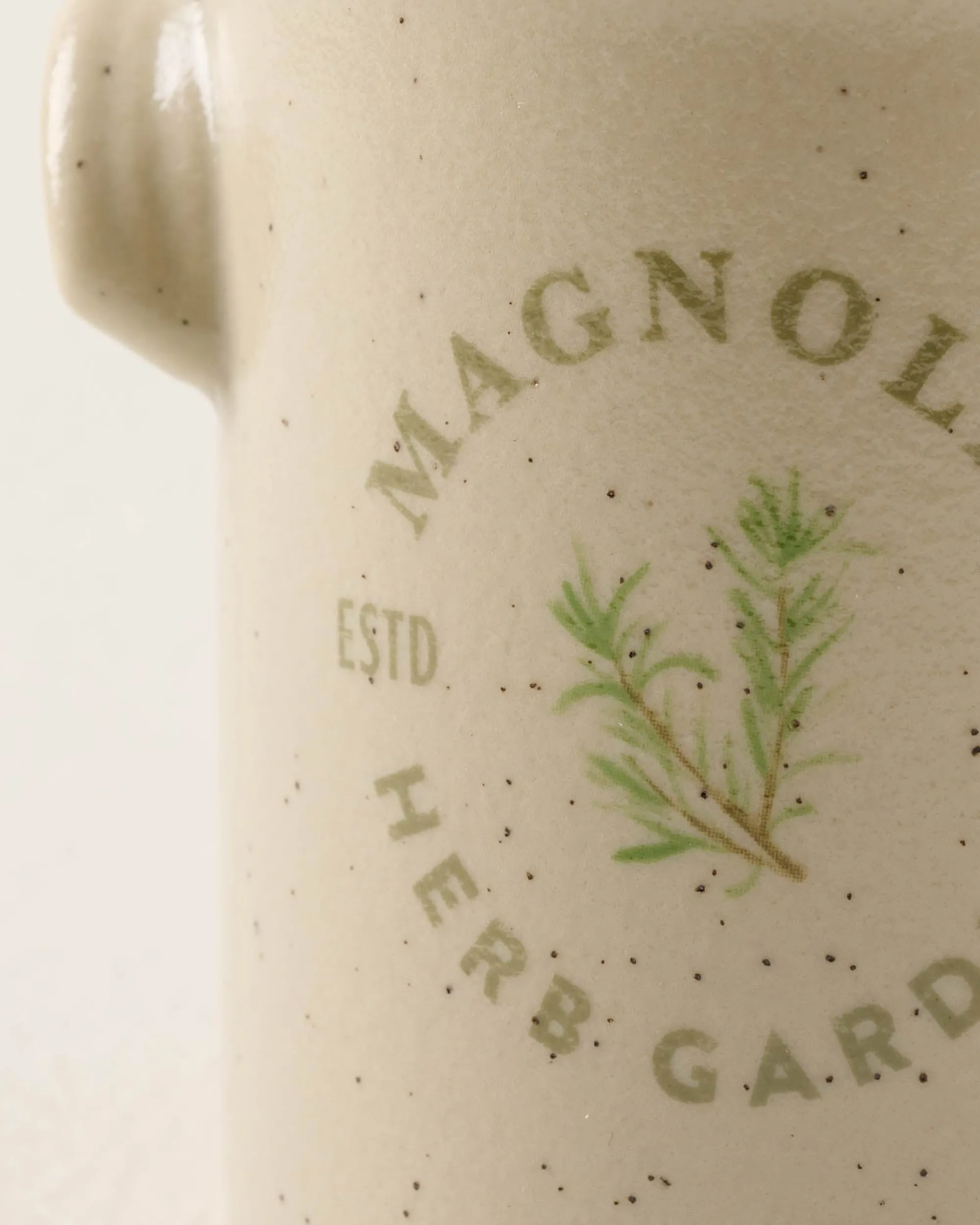 VND0040 Couture Brands LLC Magnolia Herb Garden Candle