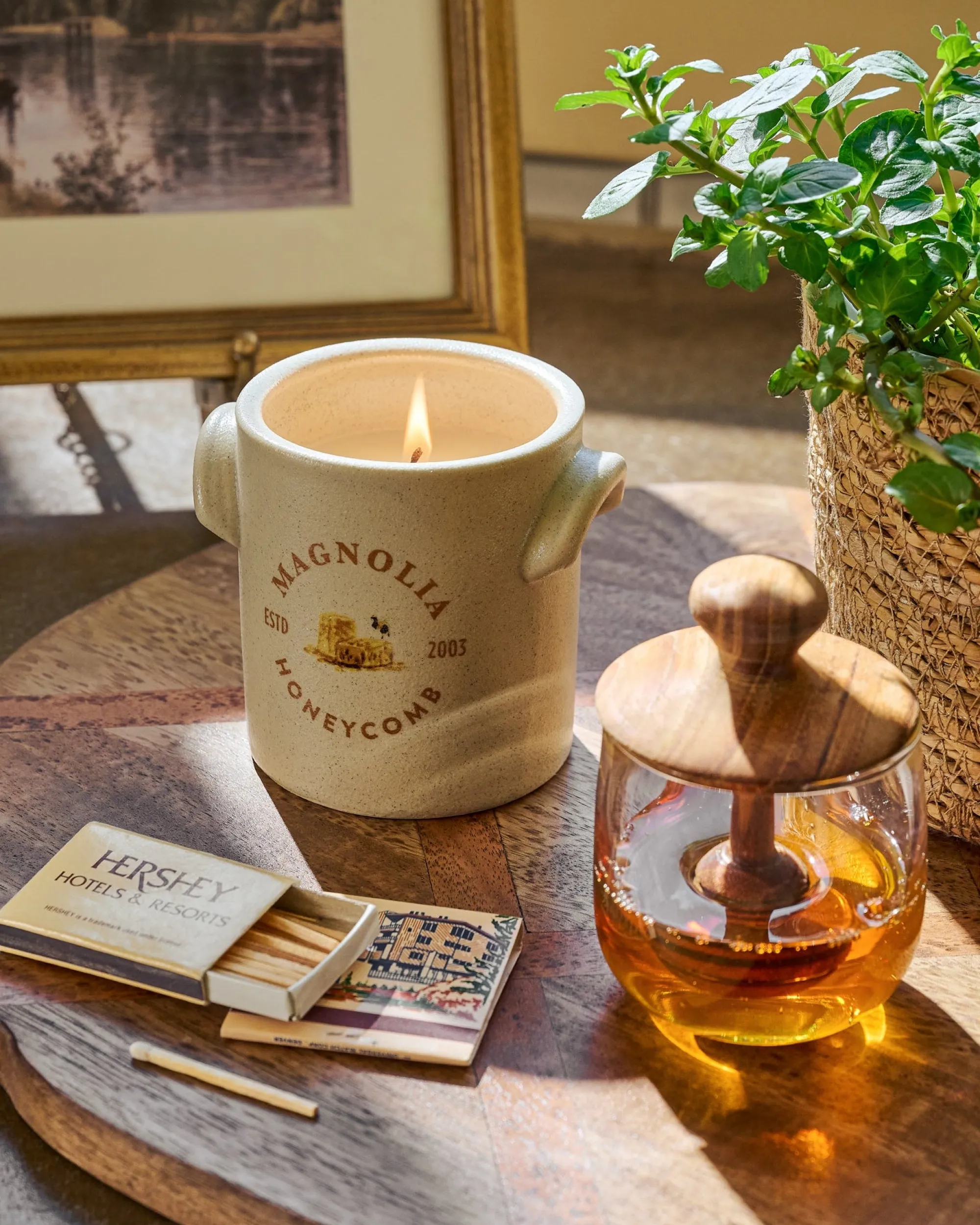 VND0040 Couture Brands LLC Magnolia Honeycomb Candle