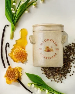 VND0040 Couture Brands LLC Magnolia Honeycomb Candle