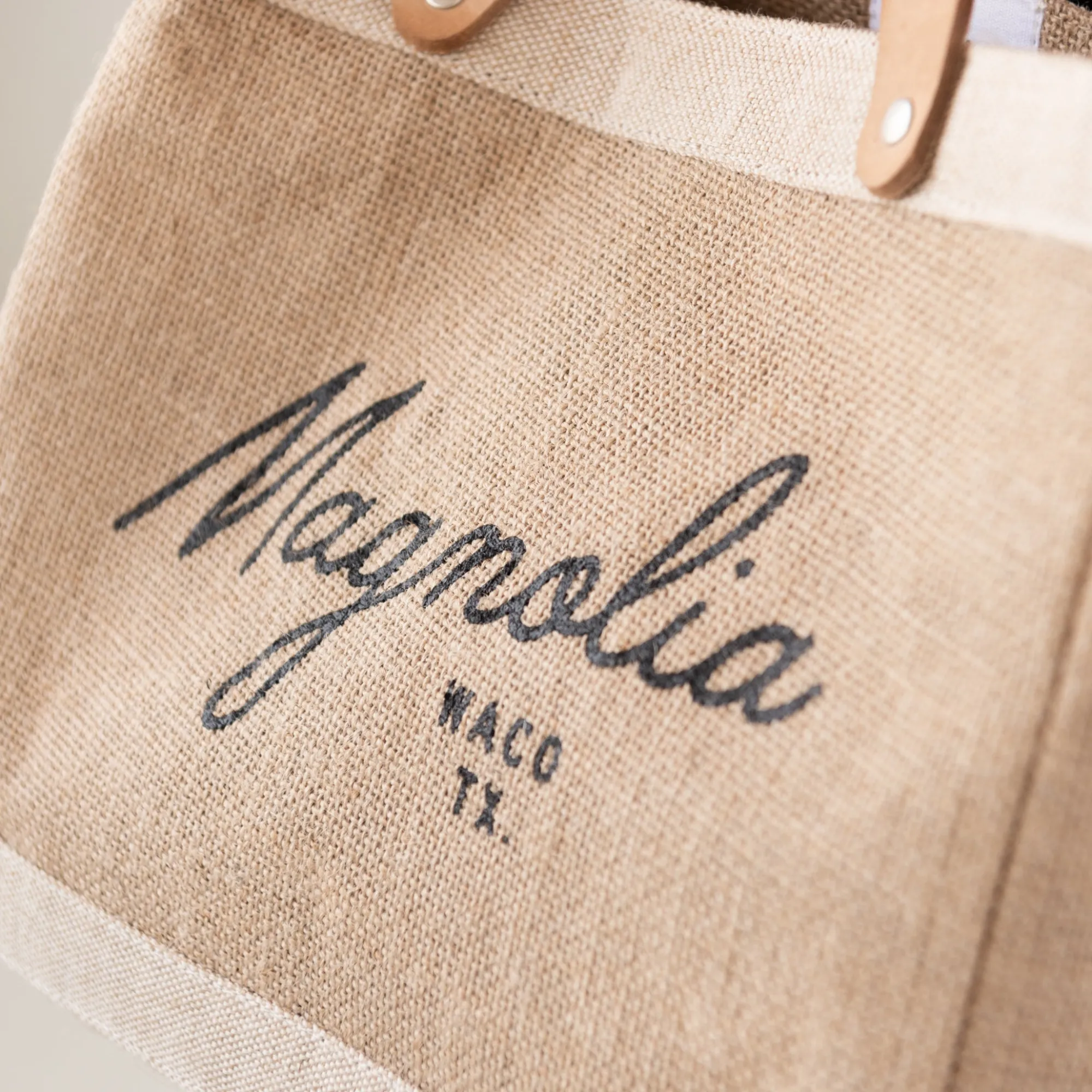 VND2798 Apolis Holdings LLC Magnolia Script Market Tote