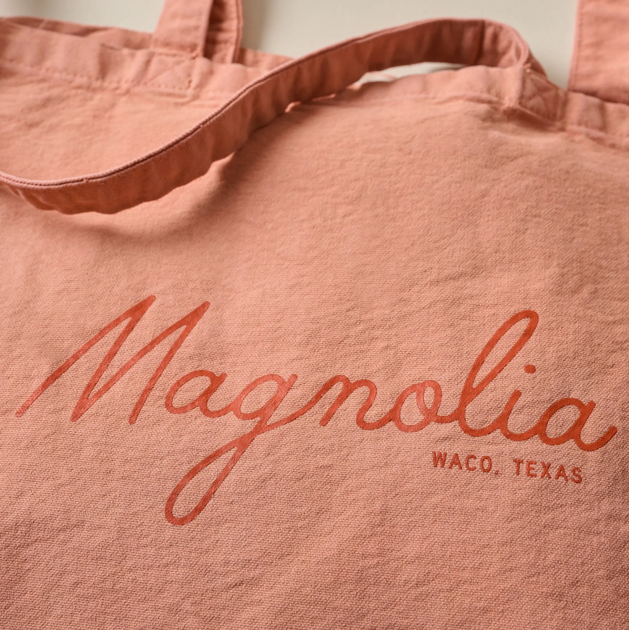VND7381 CLM California Full Package Magnolia Sunset Script Tote