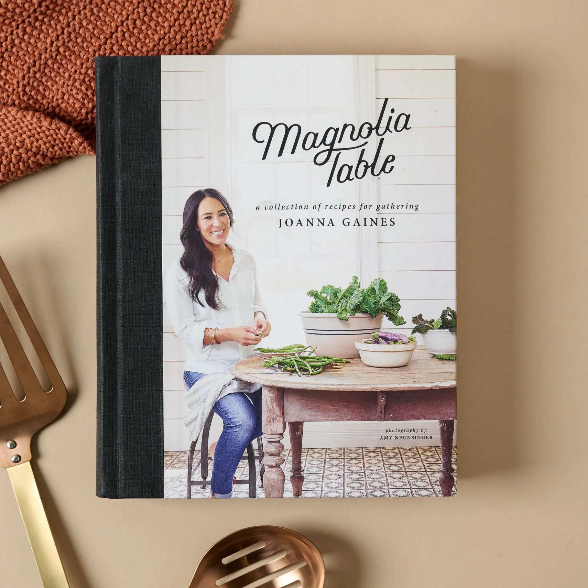 VND0066 HarperCollins Publishers, LLC Magnolia Table Cookbook