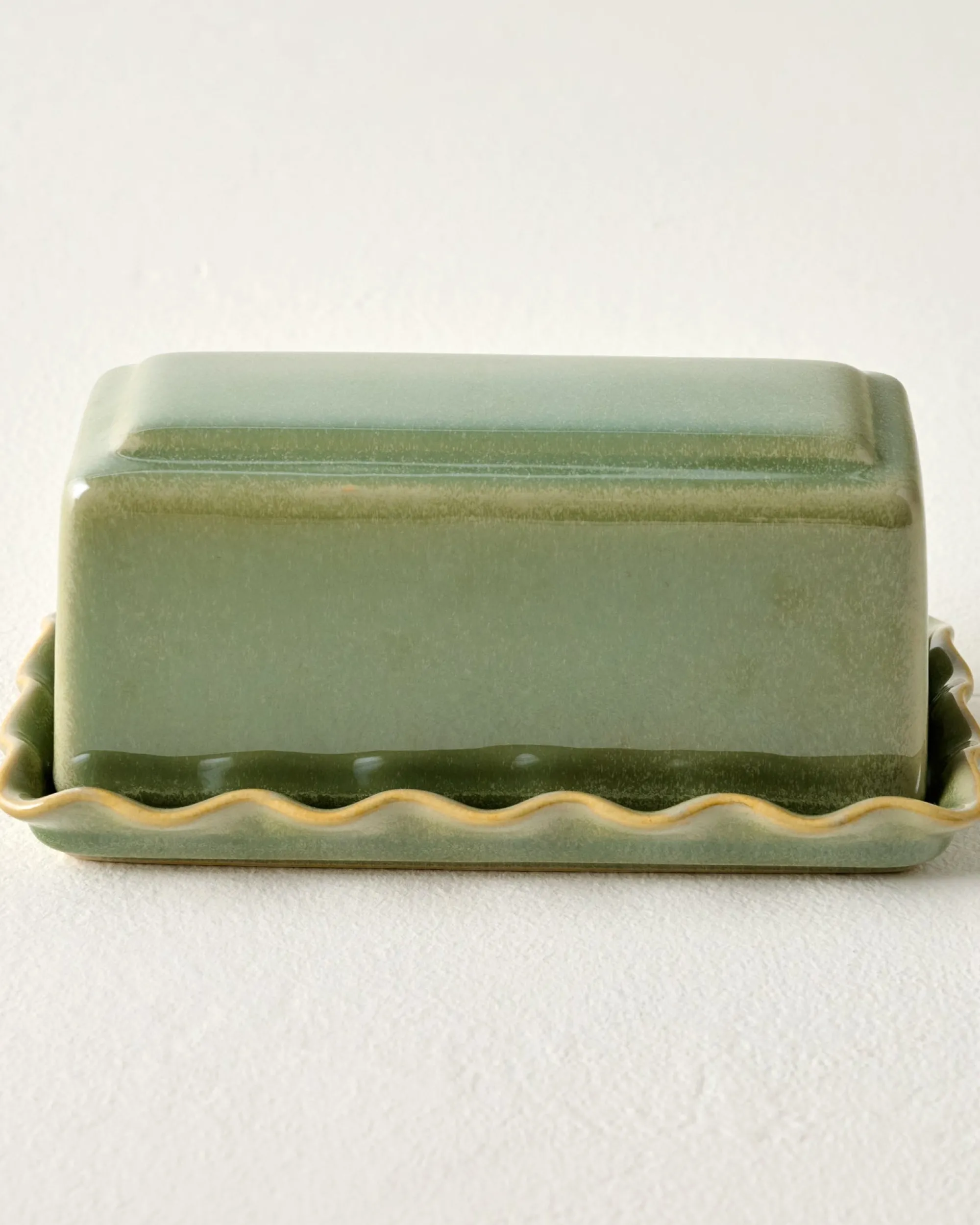 VND7817 FOXSTONE DEVELOPMENT CO.,LTD Margaret Vintage-Inspired Butter Dish