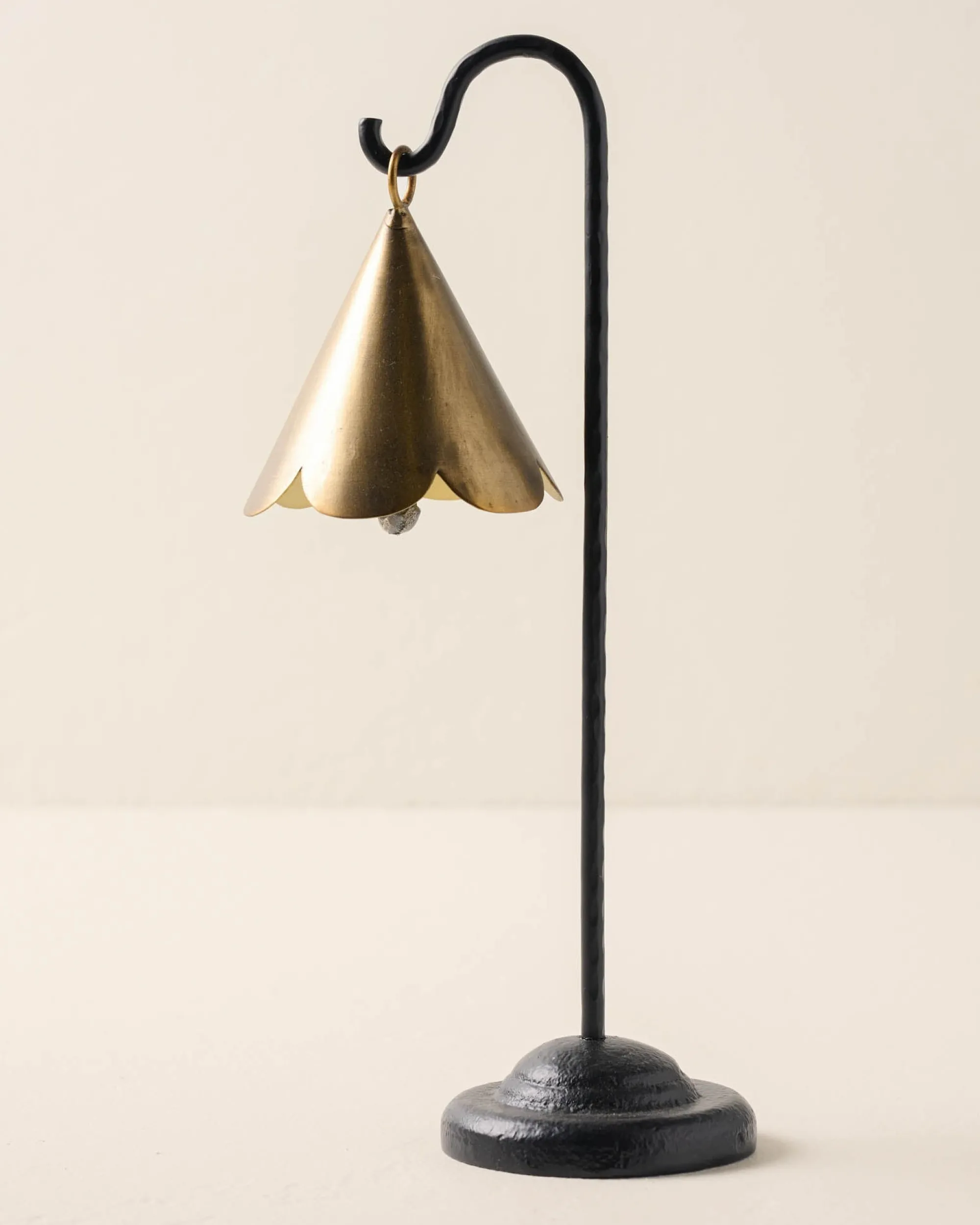 VND6624 GULATI EXPORTS Mariel Standing Scalloped Bell