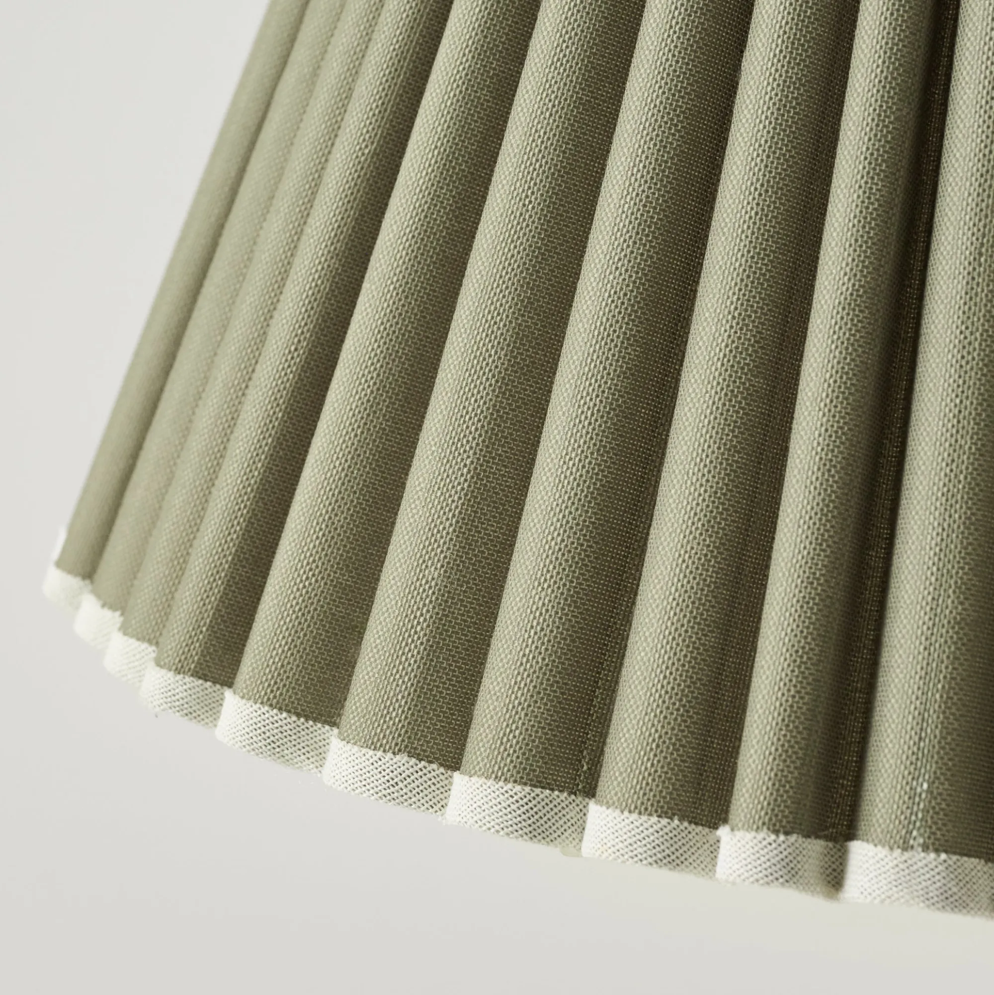 VND6475 StyleCraft Home Collection Olive Pleat Shade
