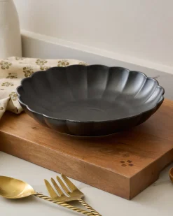 VND0092 Melrose International, LLC Oversized Black Scalloped Serving Bowl