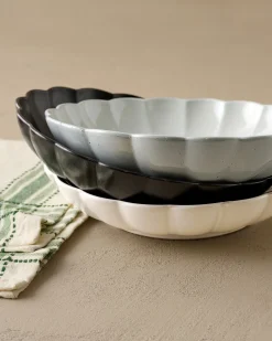 VND0092 Melrose International, LLC Oversized Black Scalloped Serving Bowl