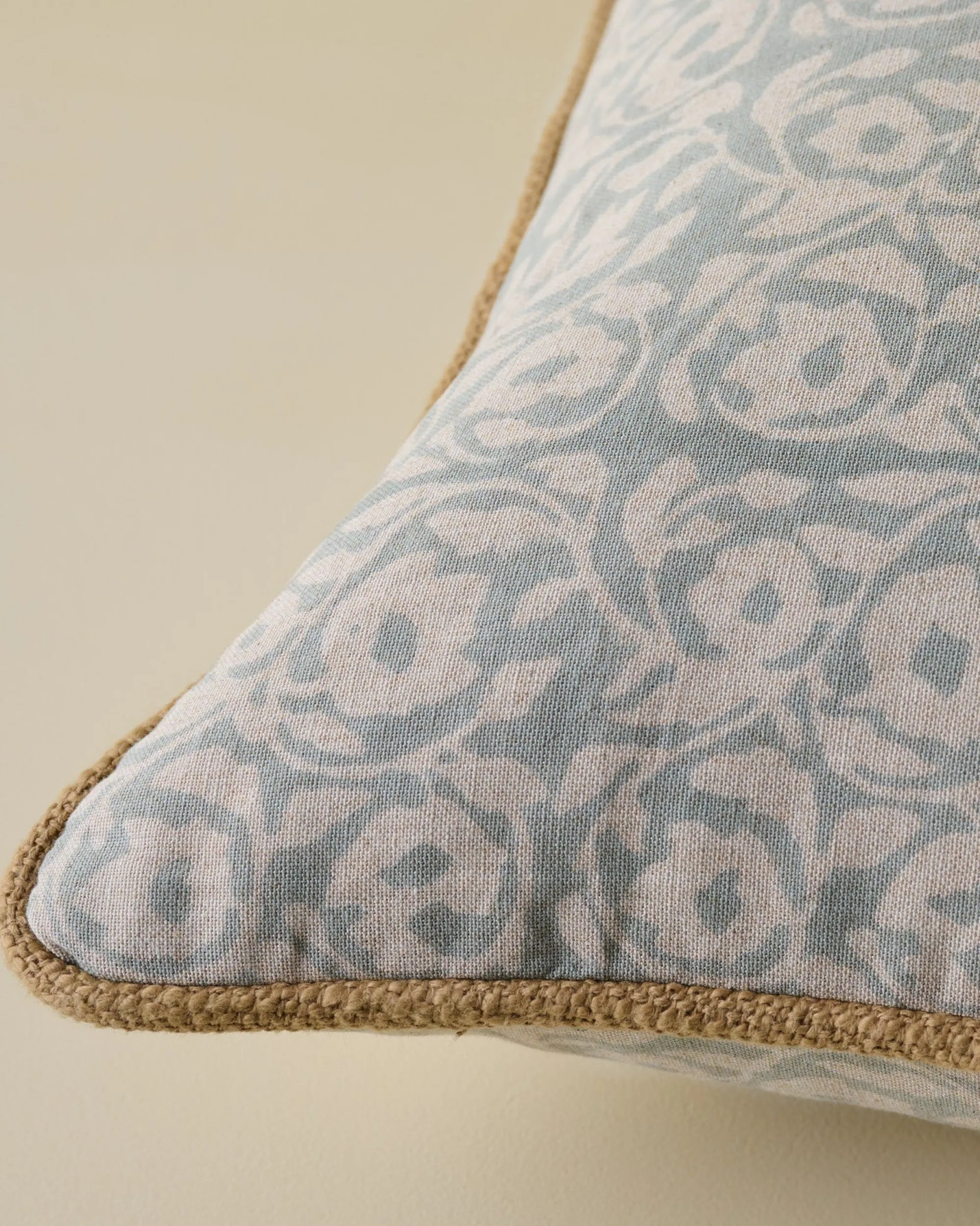 VND8009 Jaipur Arts Pivoine Fleurs Pillow