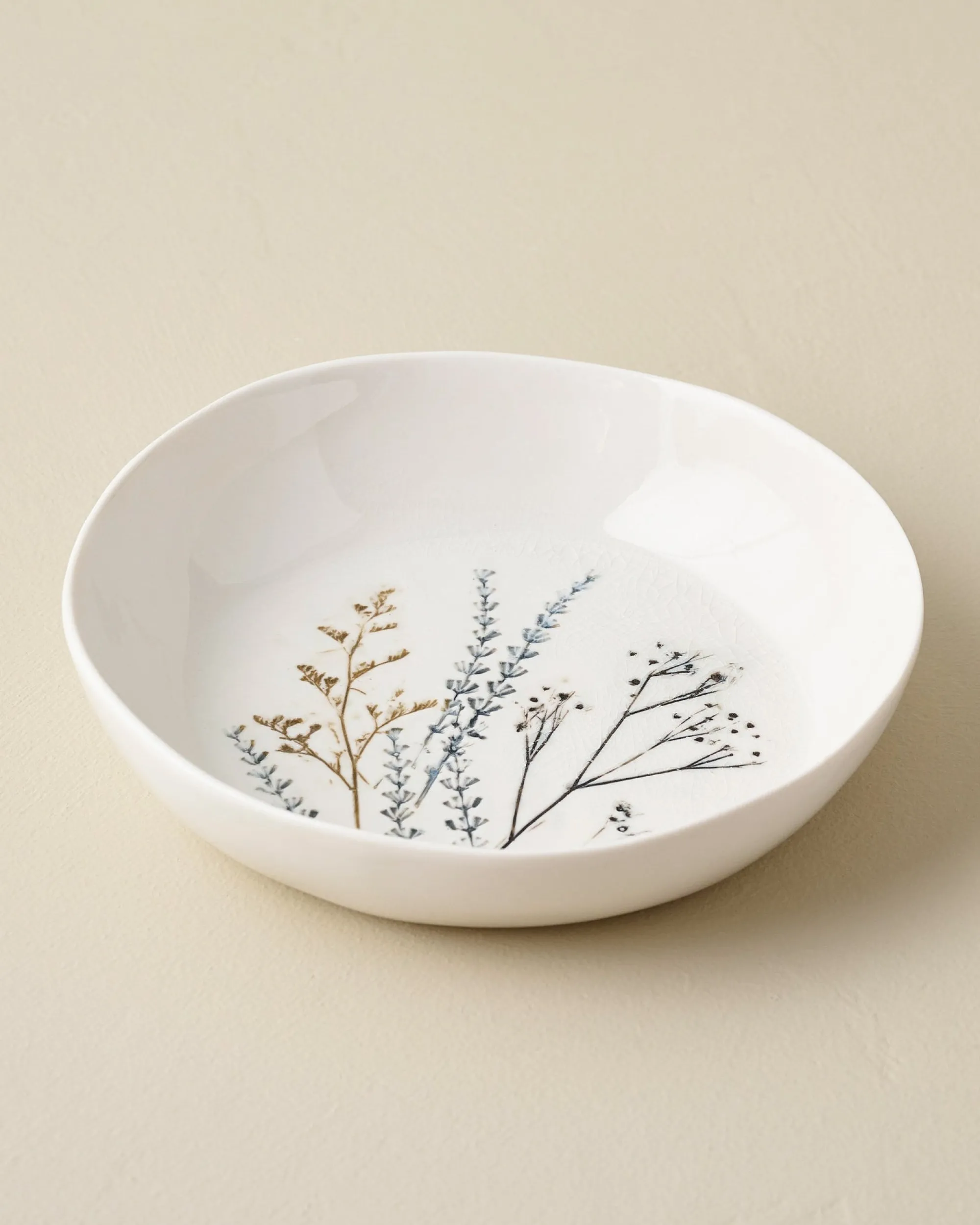 VND0164 Creative Co-op Inc Pressed Floral Pasta Bowl