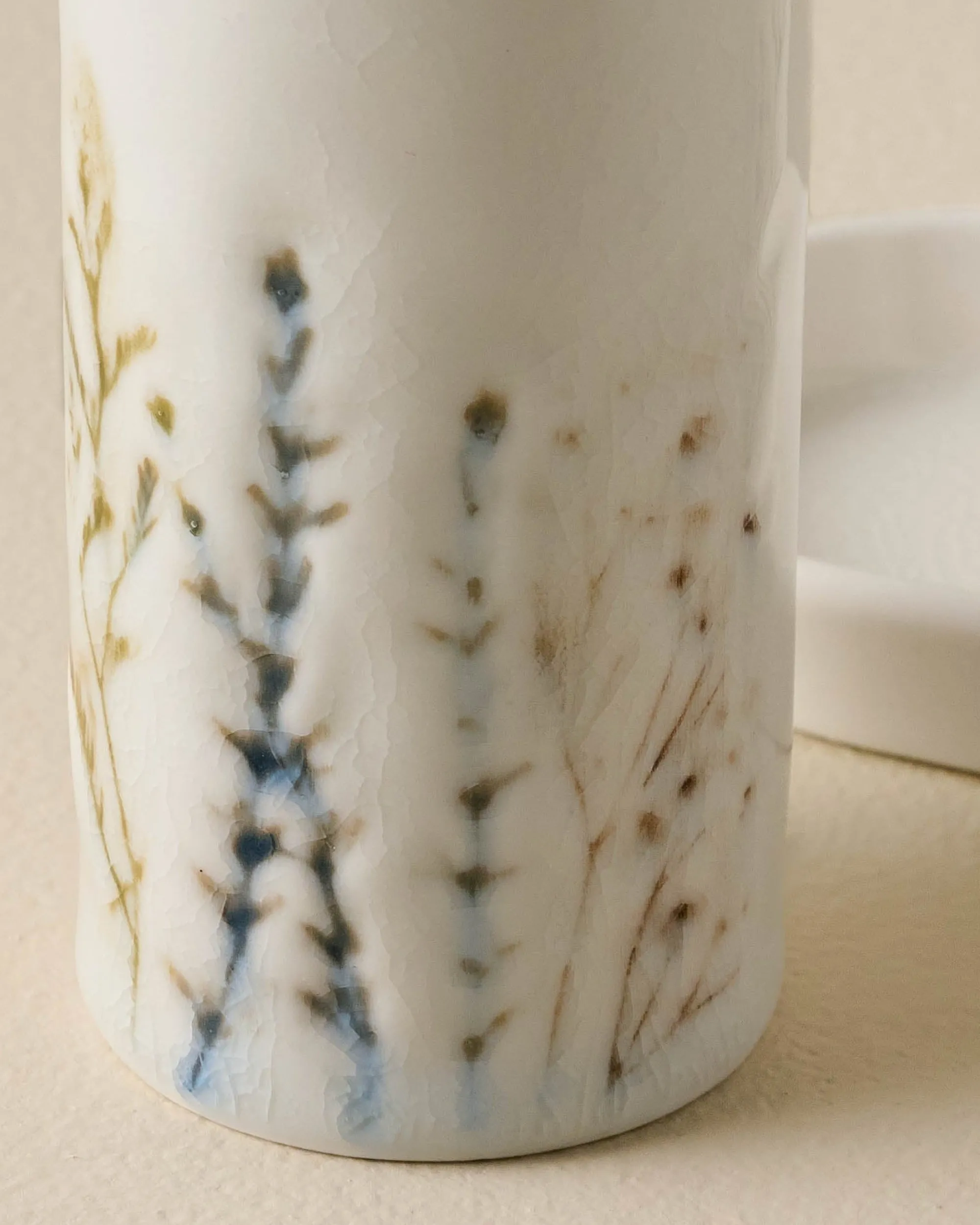 VND0164 Creative Co-op Inc Pressed Floral Salt & Pepper Set