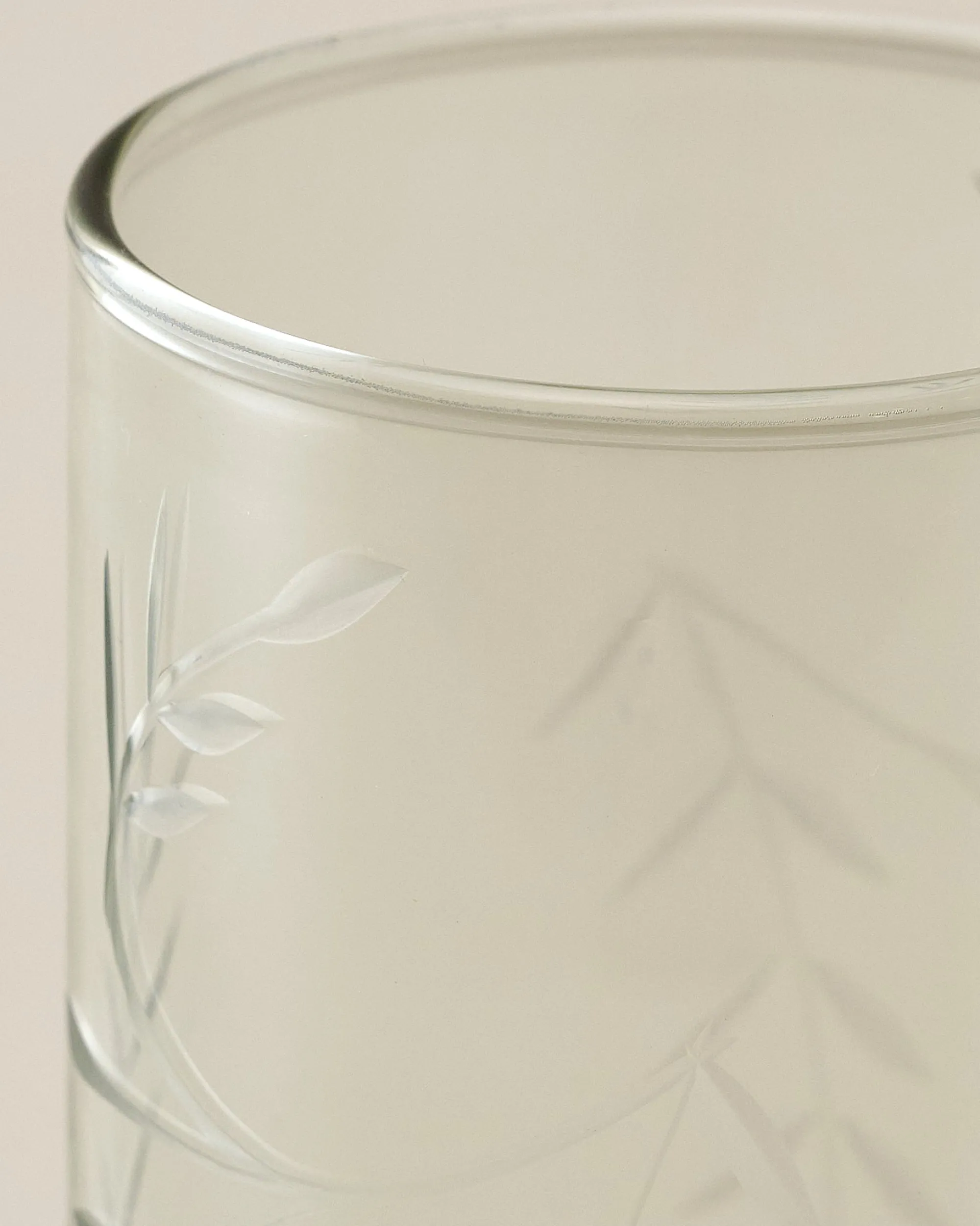 VND7004 BKG OVERSEAS Recycled Etched Glass Tumbler, Green