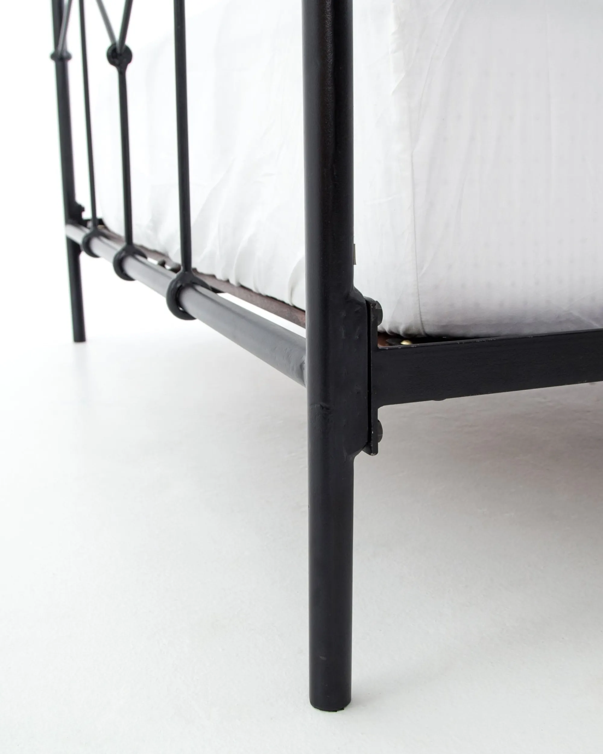 VND6200 Four Hands, LLC Riley Bed