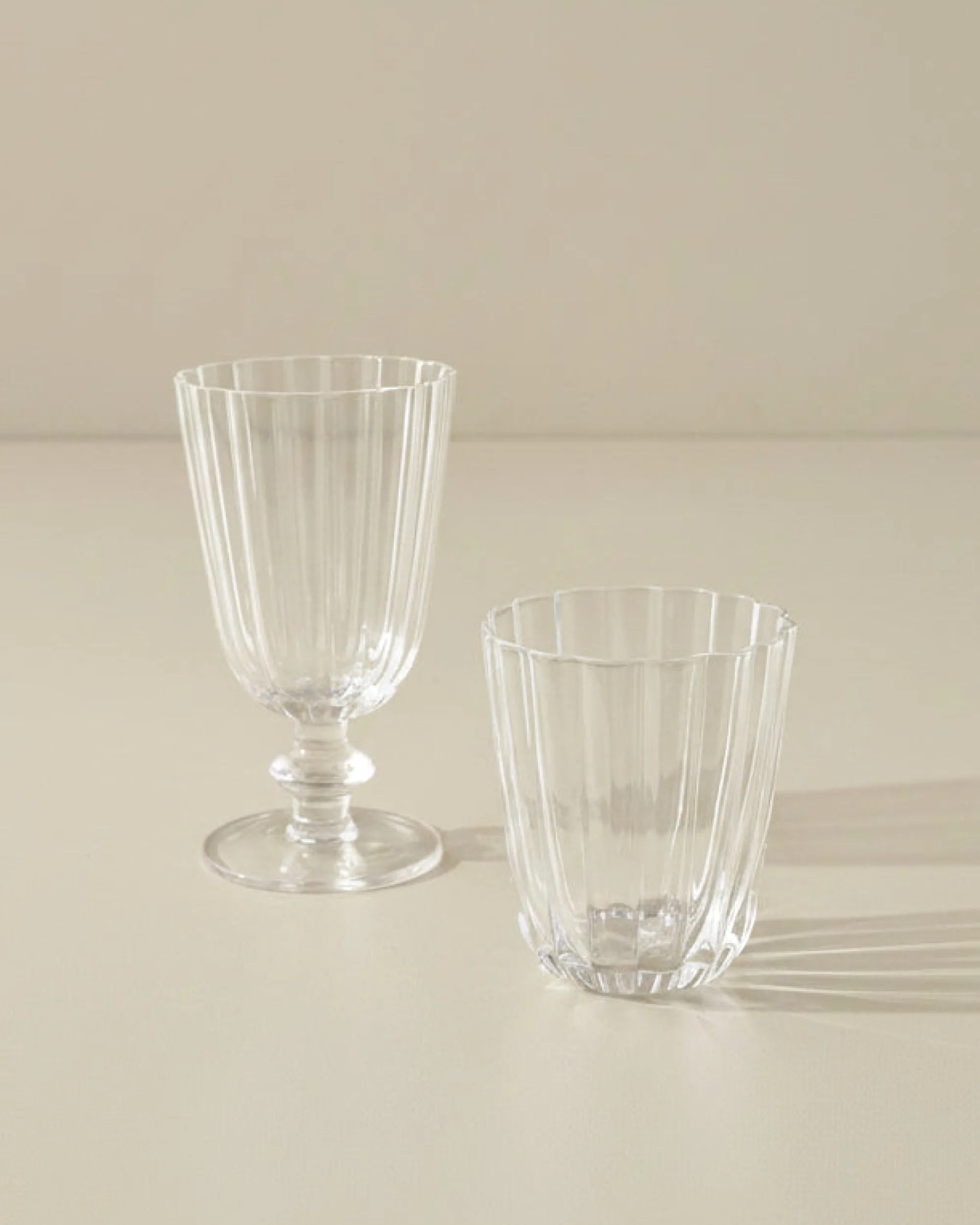 VND8399 Beijing Housewares Industries Ltd Scalloped Rim Glass Tumbler