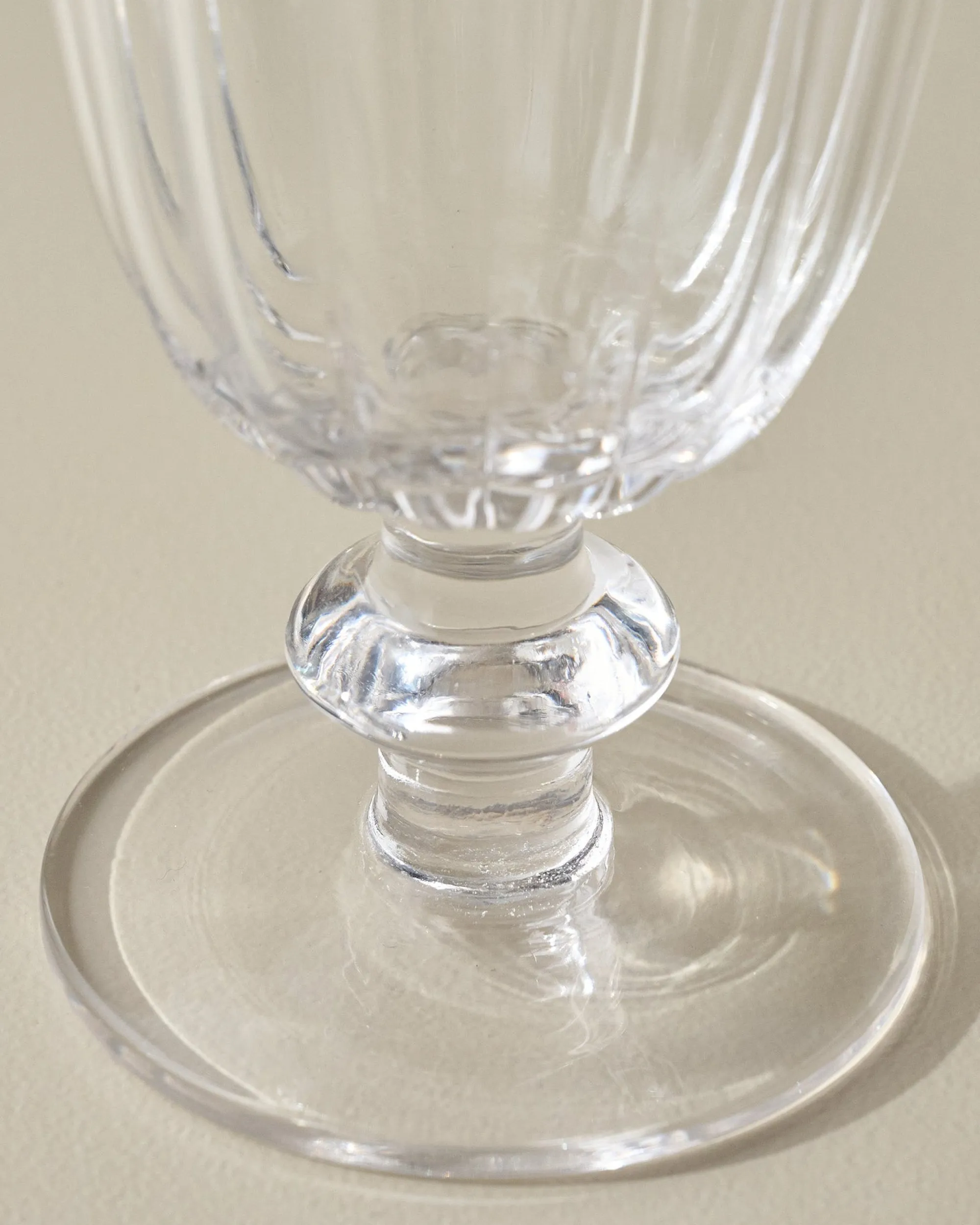 VND8399 Beijing Housewares Industries Ltd Scalloped Rim Glass Tumbler