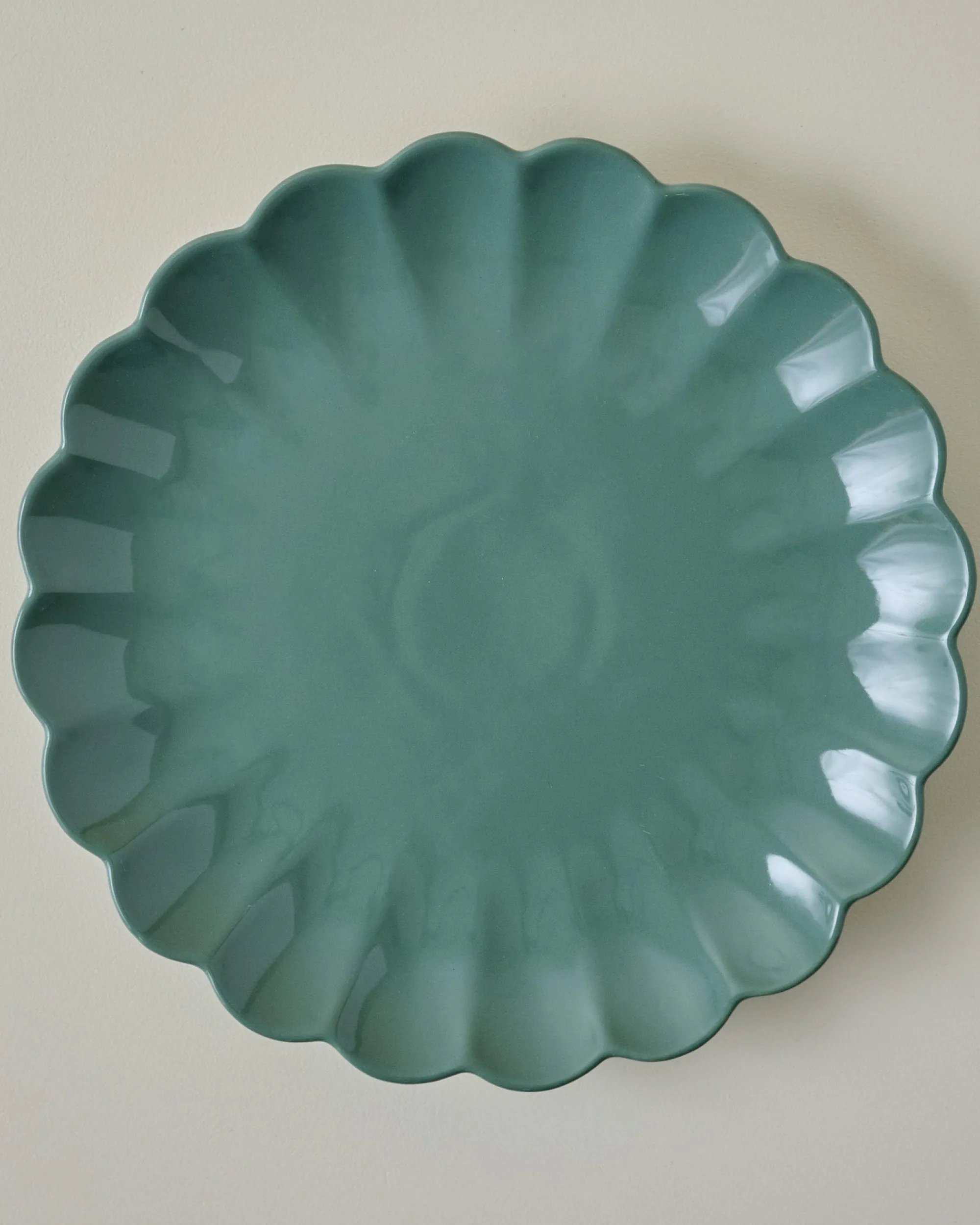 Magnolia Seagrass Scalloped 4-Piece Place Setting