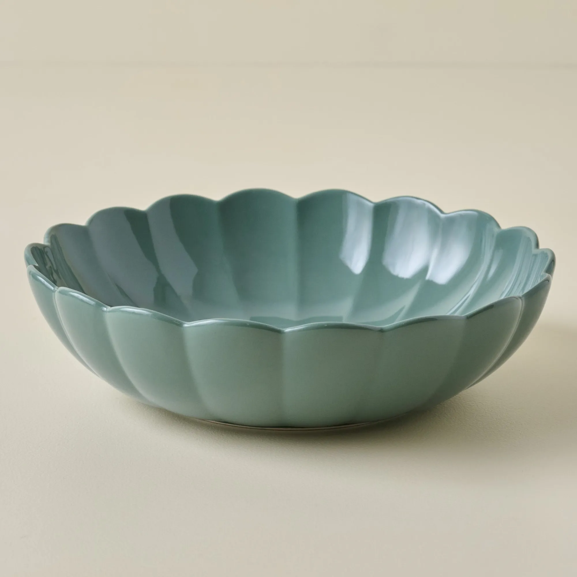 Magnolia Seagrass Scalloped 4-Piece Place Setting