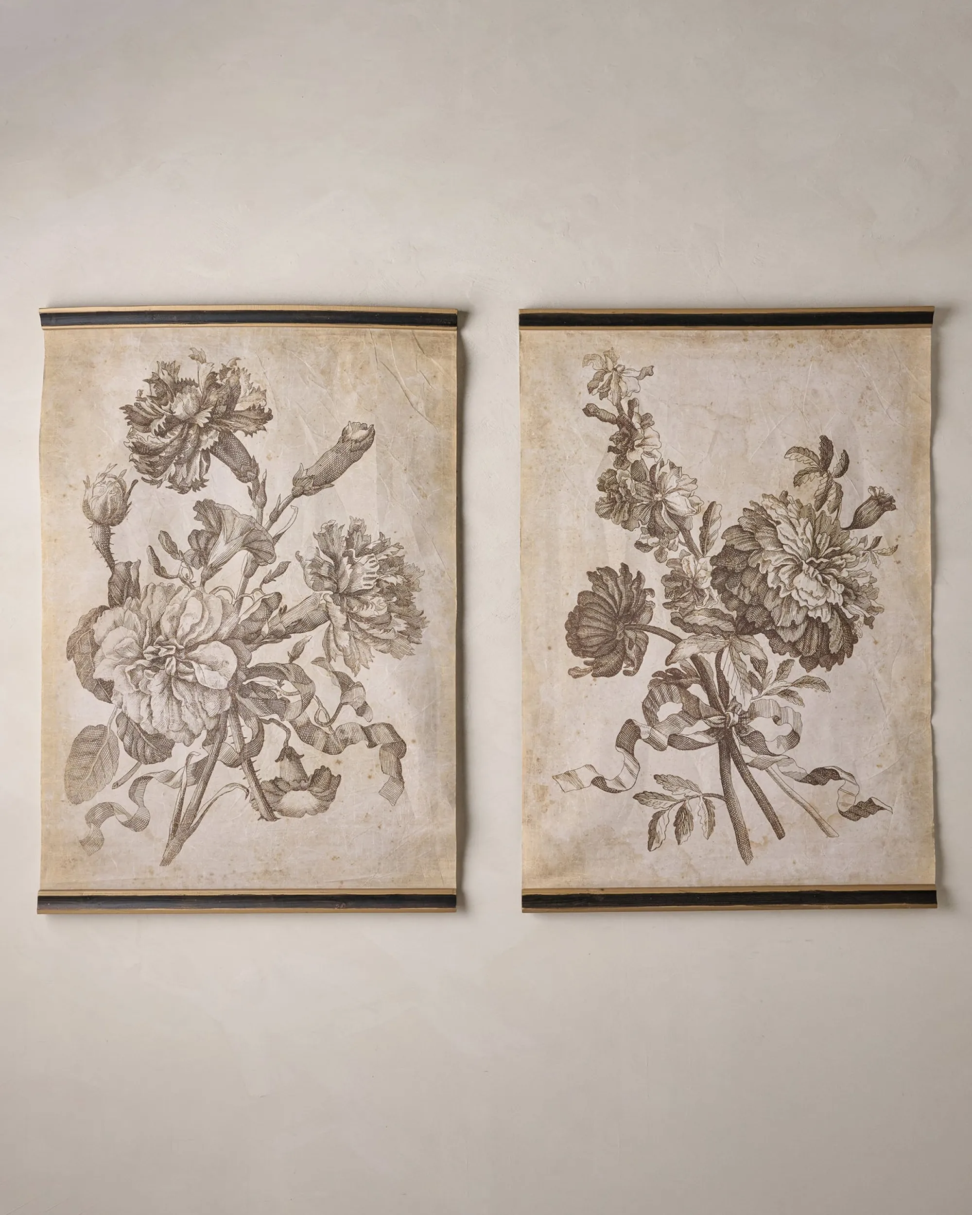 VND0164 Creative Co-op Inc Set of II Vintage Floral Sketch Tapestry